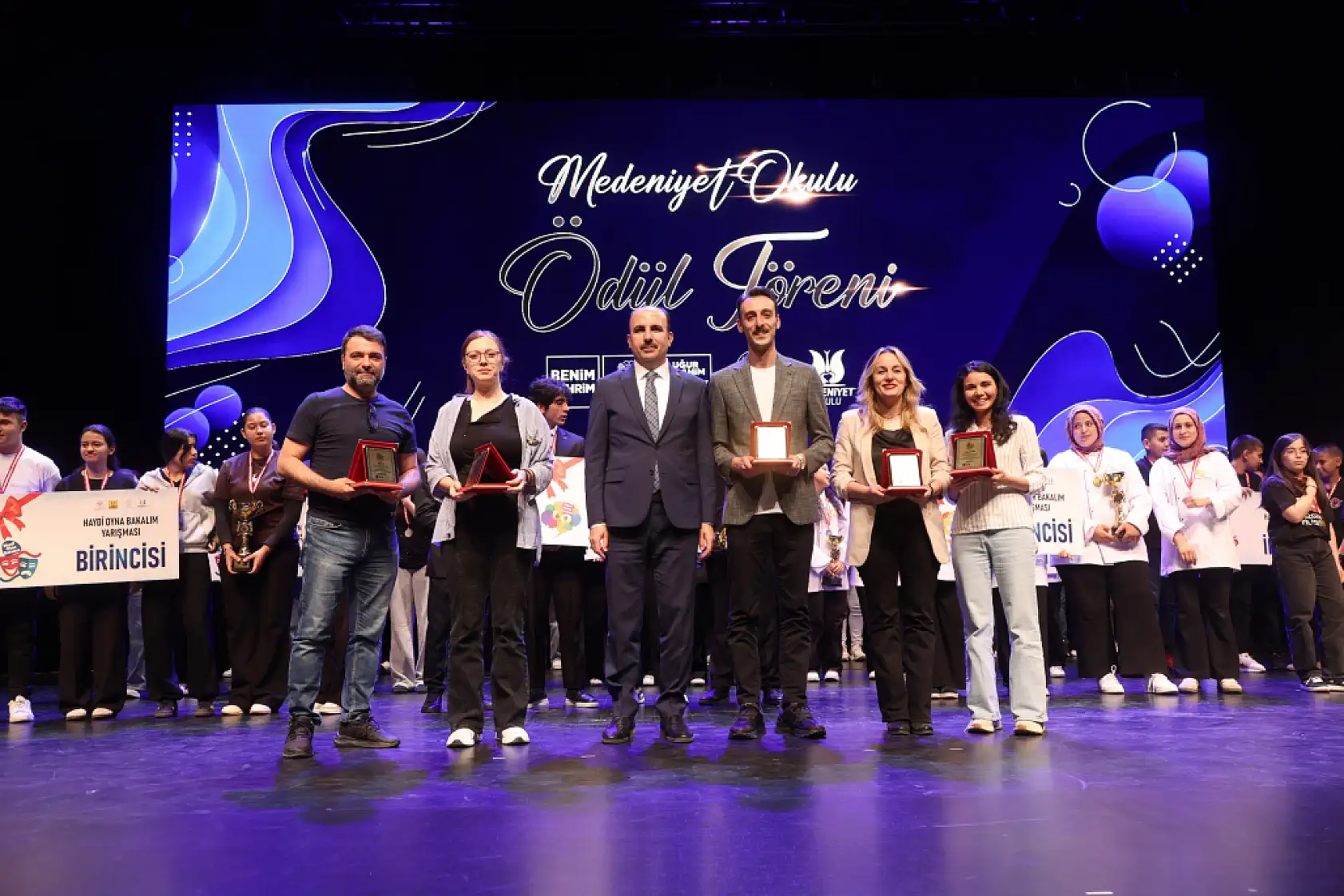 Konya'nın şampiyon gençleri ödüllerine kavuştu