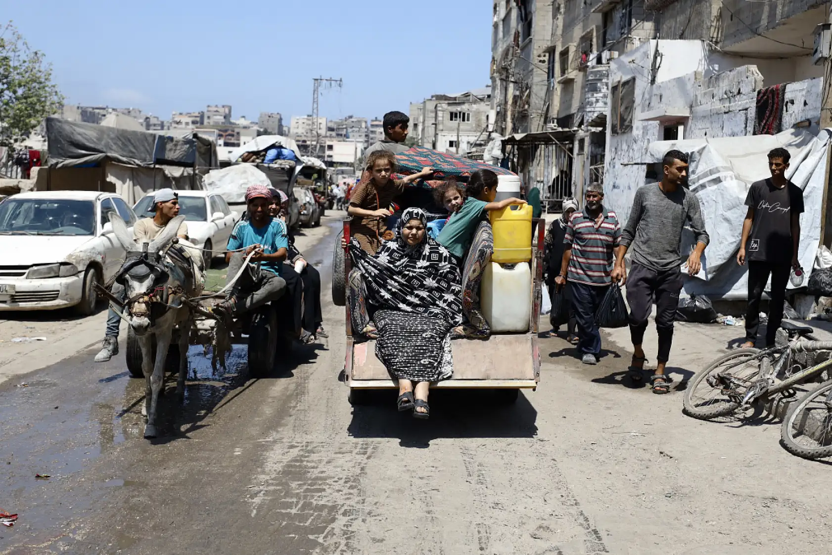 Filistinliler güvenli bölgelere göç ediyor