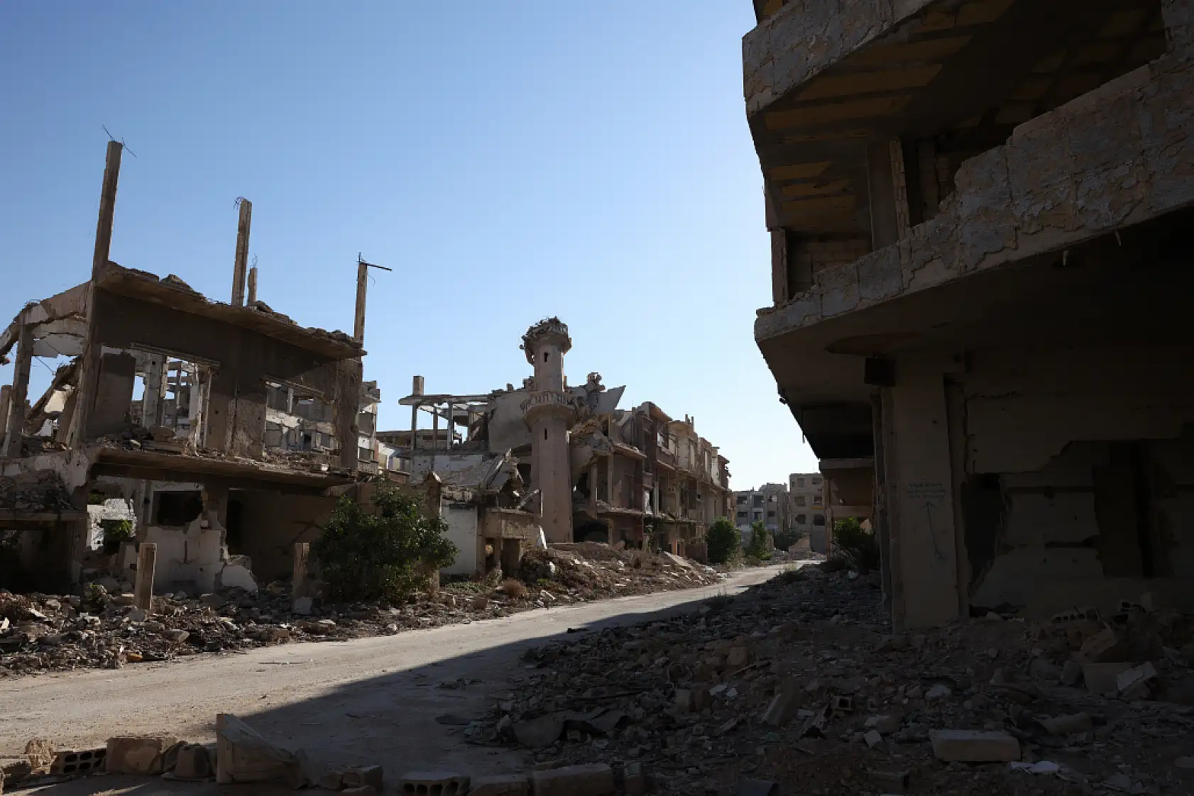 12 yıl sonra yıkılmış evine döndü: 'Her köşesinde bir anım var'