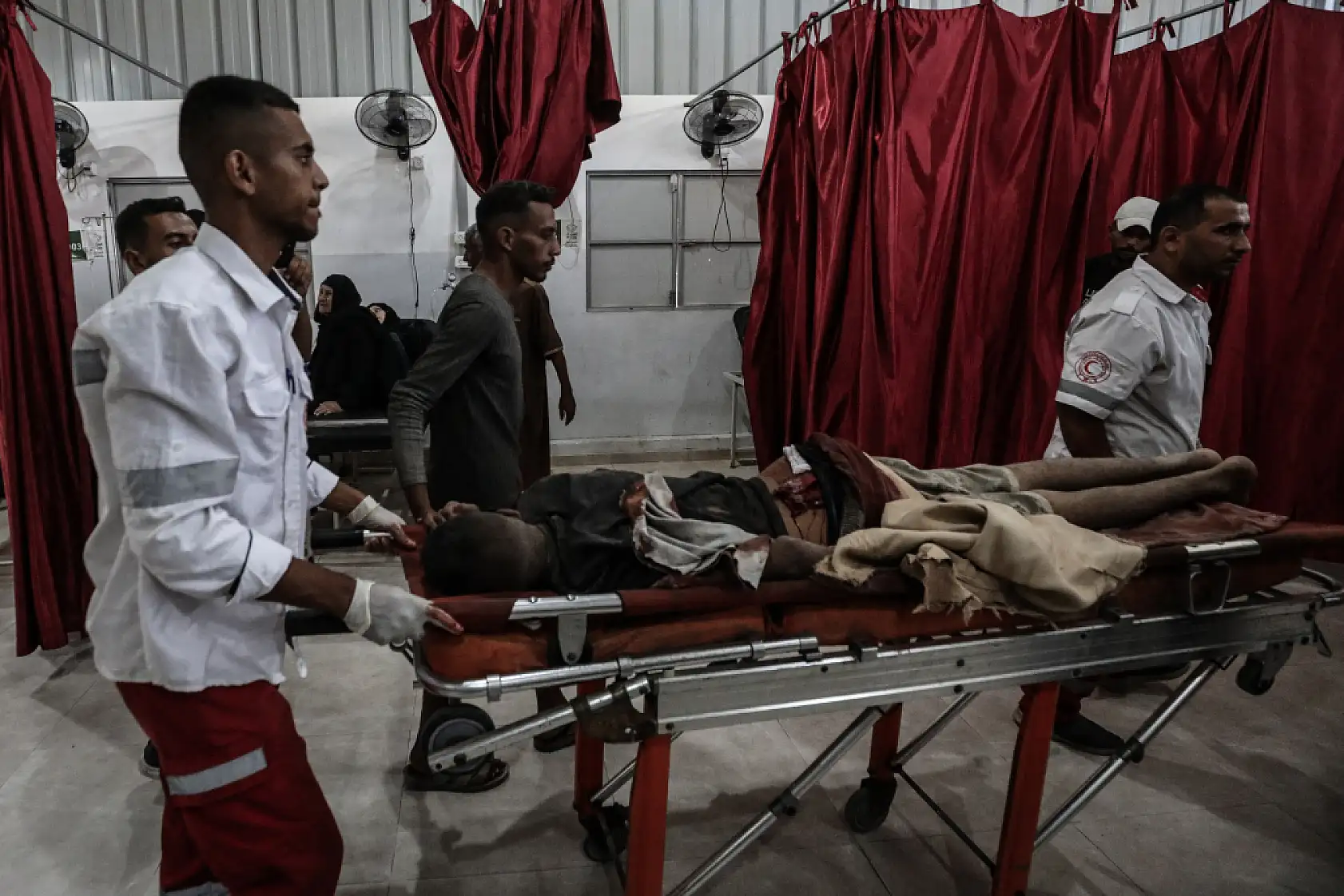 İsrail Gazze'de yardım bekleyen sivilleri hedef aldı: Çok sayıda ölü ve yaralı var