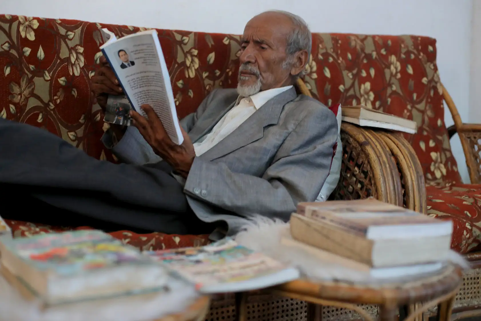 80 yaşındaki akademisyen hayatta kalma mücadelesi veriyor