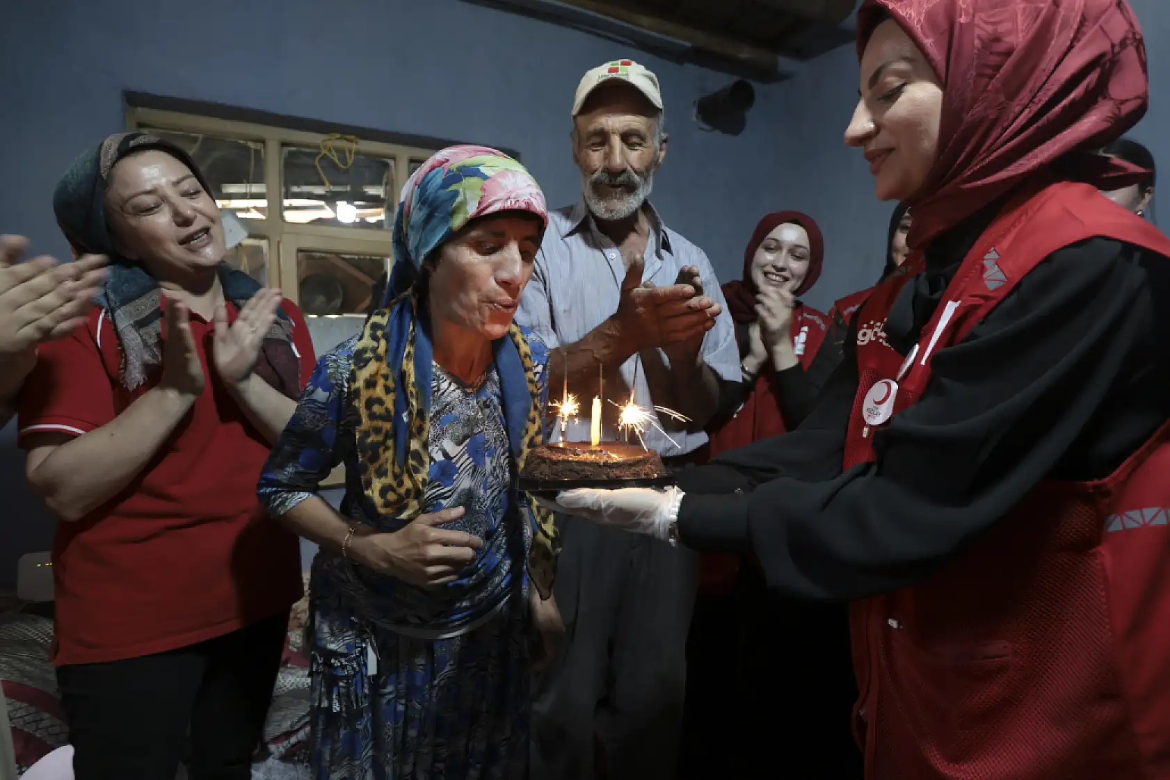 Konya Kızılay'ın sıcak dokunuşu baba ve engelli kızının yüzünü güldürdü