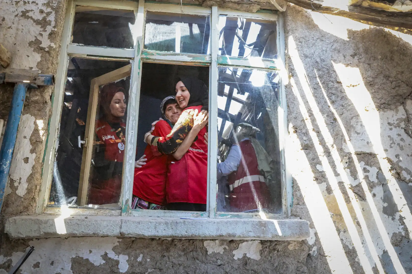 Konya Kızılay'ın sıcak dokunuşu baba ve engelli kızının yüzünü güldürdü