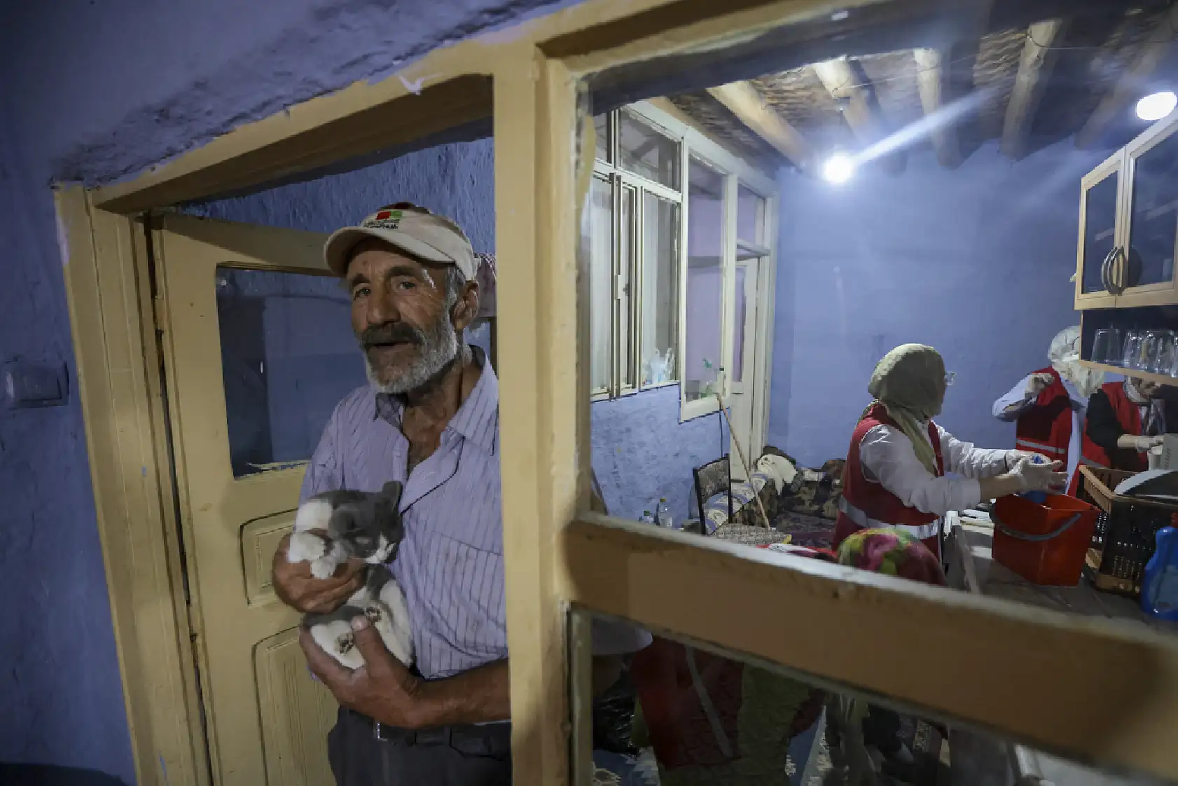 Konya Kızılay'ın sıcak dokunuşu baba ve engelli kızının yüzünü güldürdü