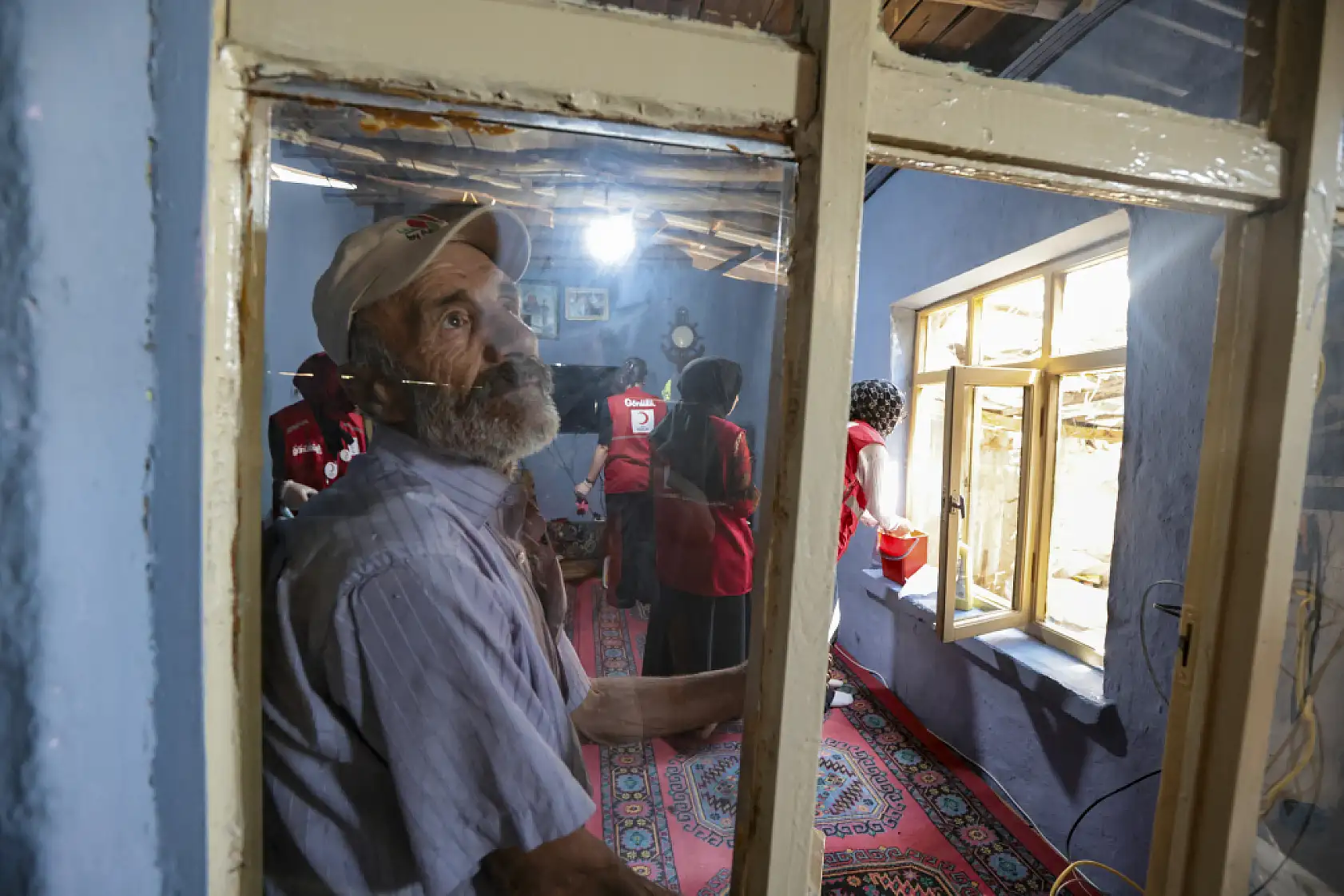 Konya Kızılay'ın sıcak dokunuşu baba ve engelli kızının yüzünü güldürdü