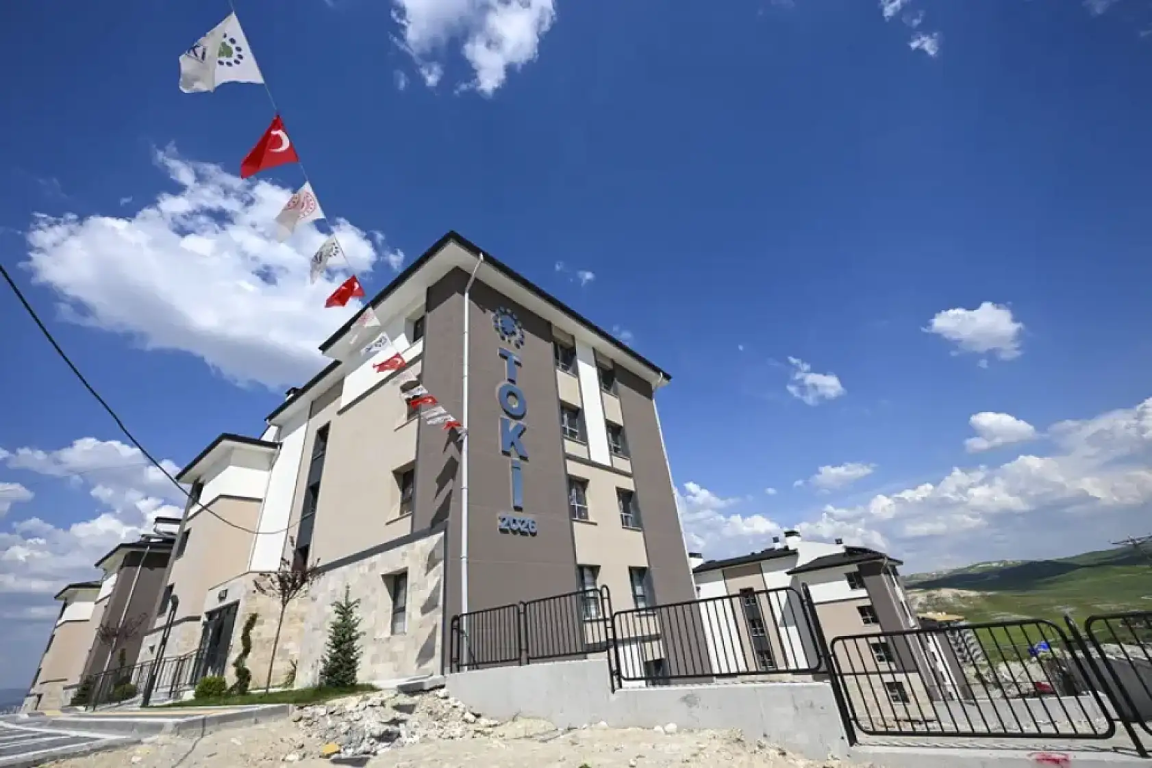 TOKİ Konya'da kura çekmeyecek! 20 bin konut için 'İlk gelen alır' dönemi: Hangi ile kaç konut düşüyor?