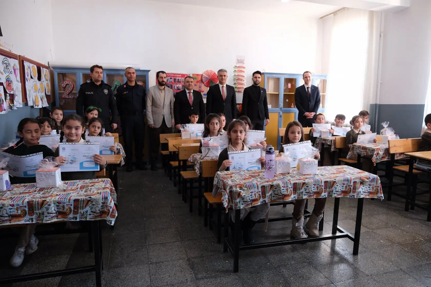 Konya'nın dört bir yanında karne sevinci yaşandı!