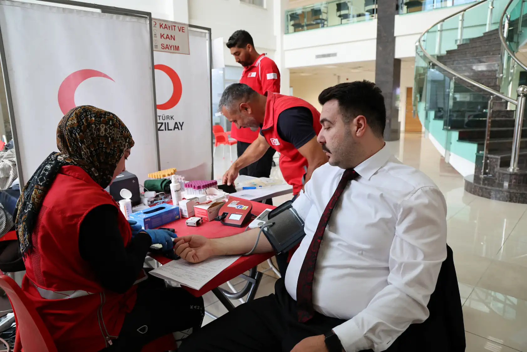 Herkes sıraya girdi, başkan da aralarındaydı: Konya'da dikkat çeken çağrı