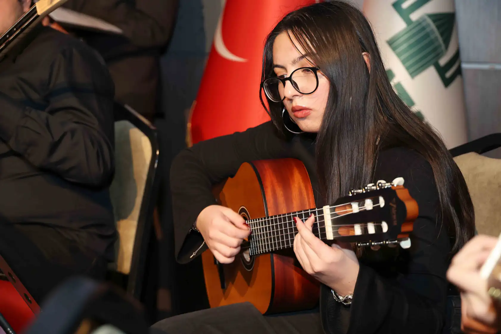 Konya'da 549 kursiyer el emeği sergisi ve müzik dinletisiyle sahnedeydi