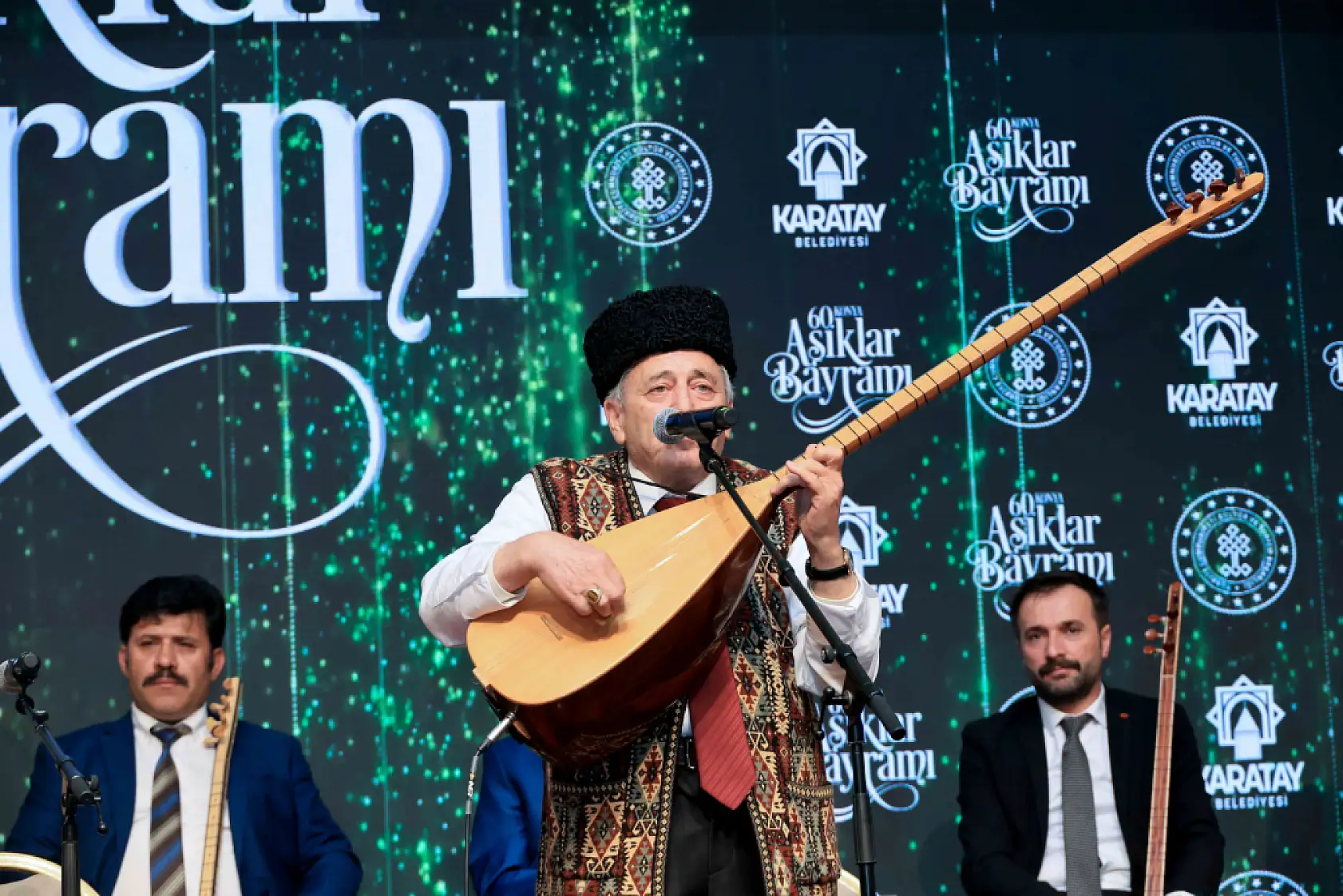Sazlar çaldı, sözler yankılandı: Konya'da âşıklık geleneği yaşatılıyor