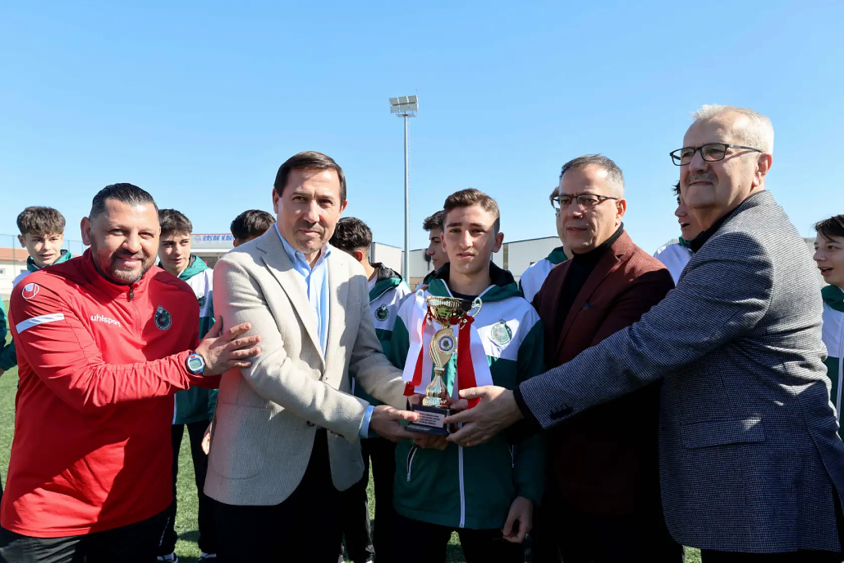 Konya'dan Türkiye sahasına: Karataylı U16 futbolcular şampiyonluk sevincini yaşadı