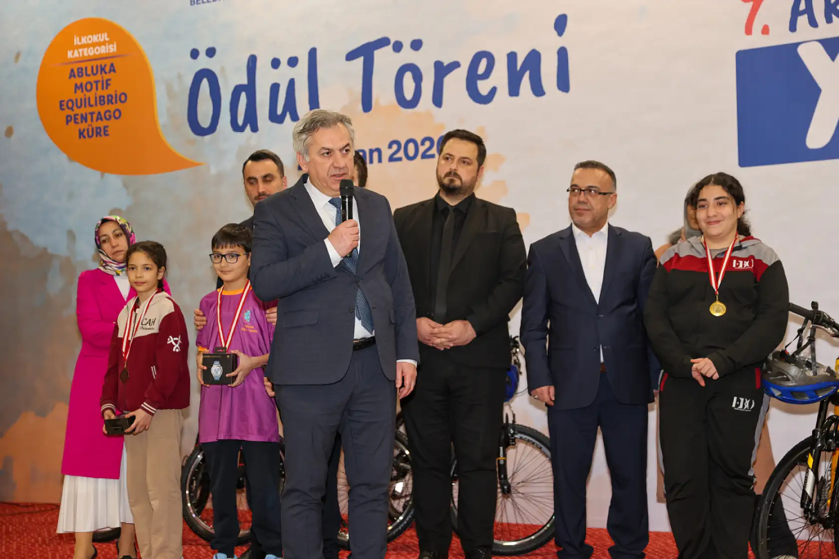 Selçuklu'da zeka savaşları: 349 öğrenci mücadele etti