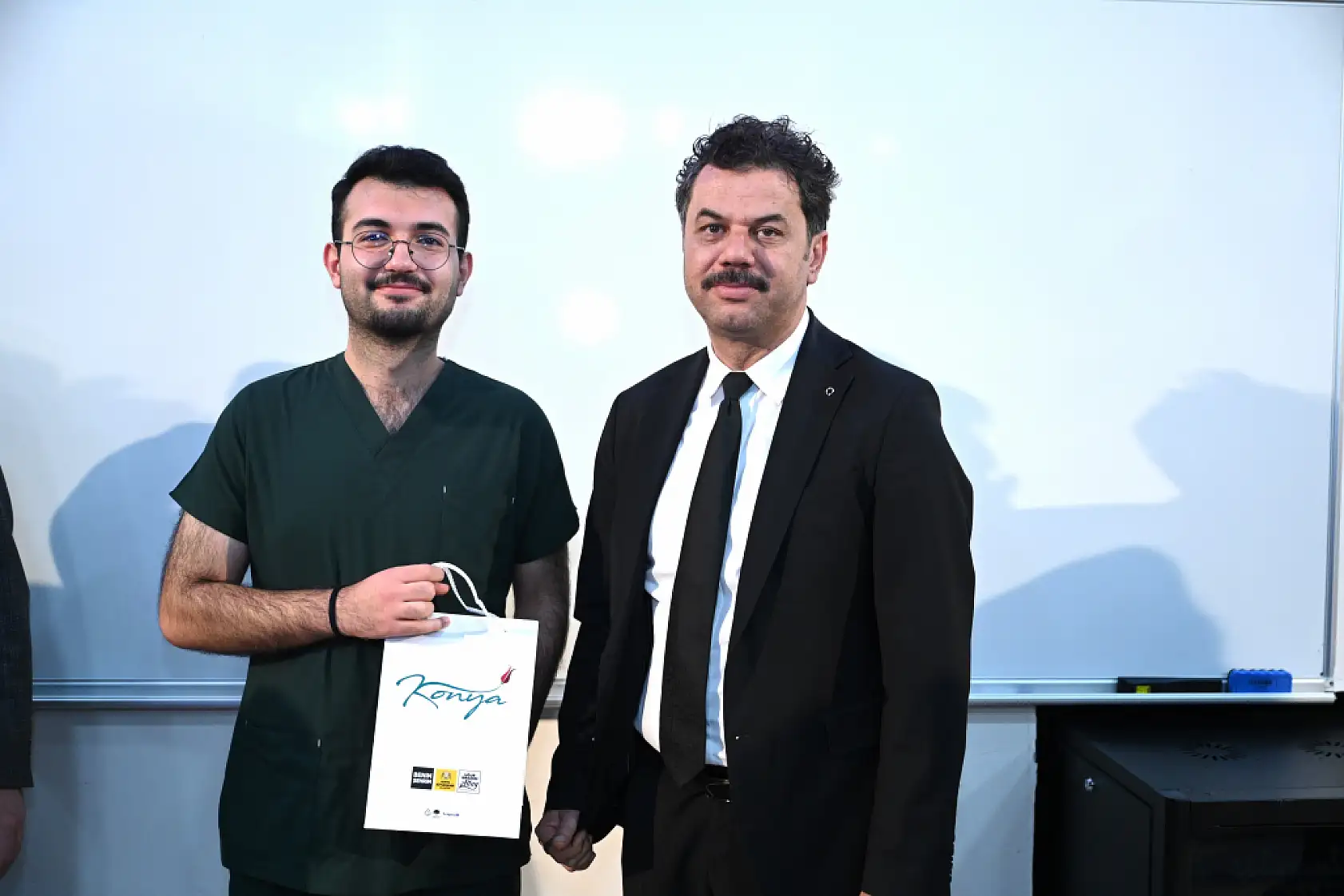 Konya'da tıp öğrencileriyle buluşan Altay'dan vicdan vurgusu