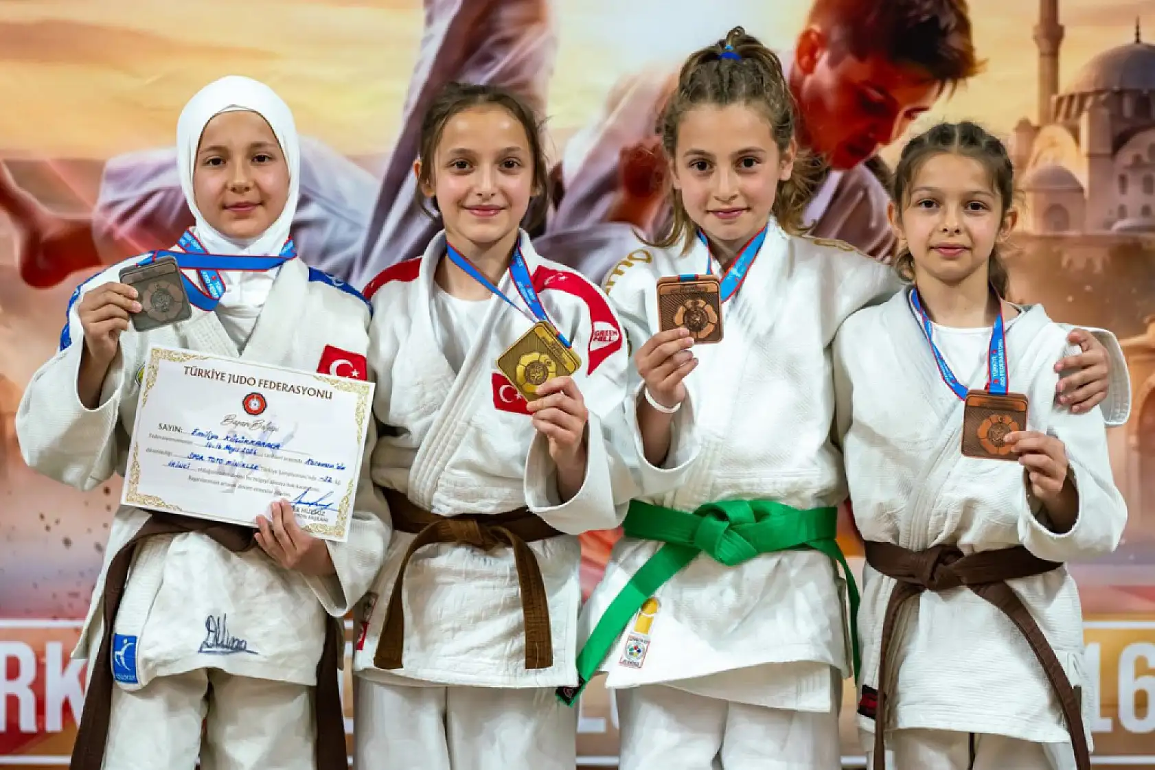 Konya'nın altın çocukları madalyaları topladı