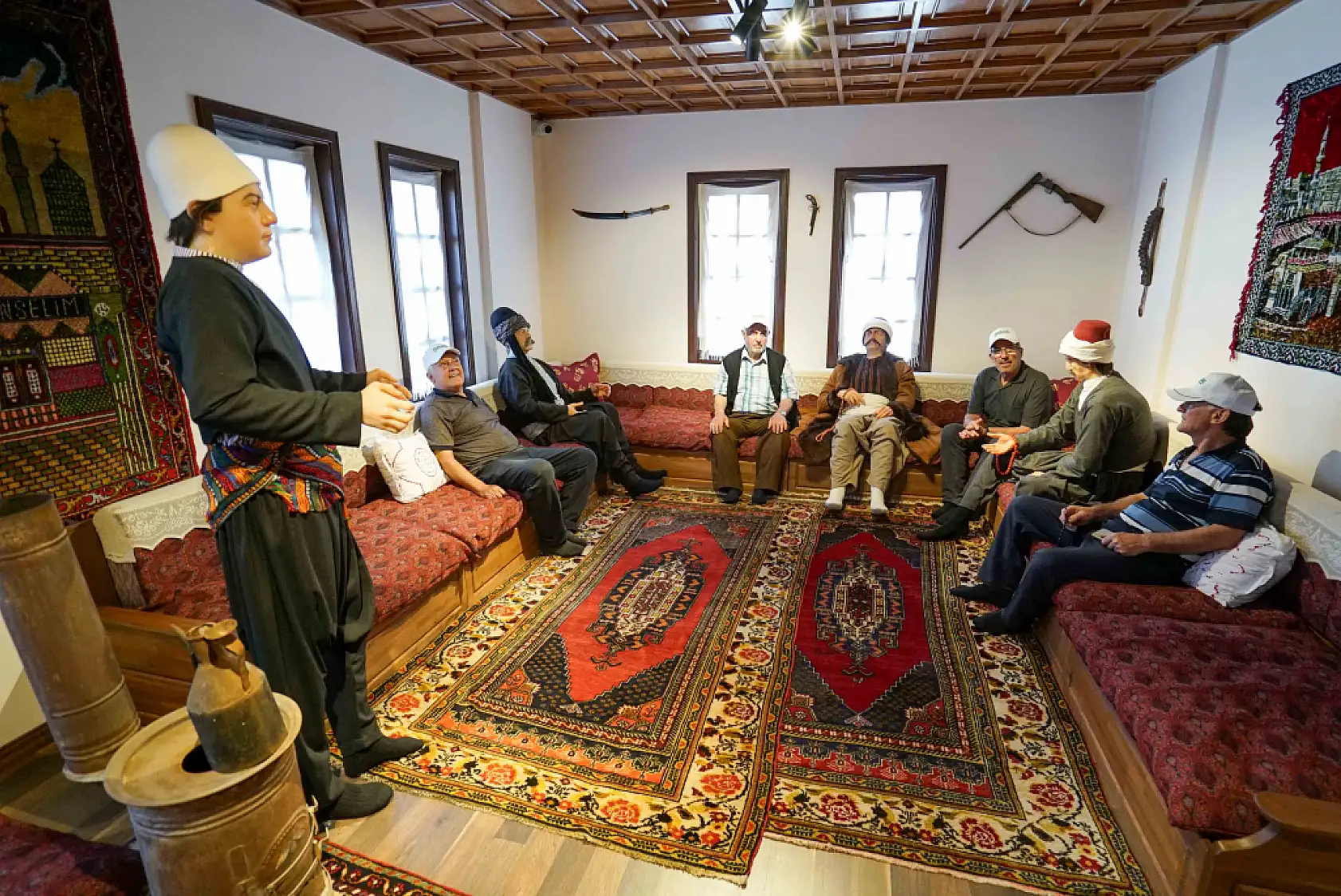 Konya'nın çınarları kültür mirasını keşfe çıkıyor