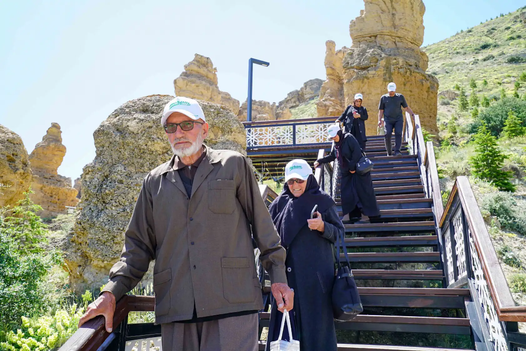 Konya'nın çınarları kültür mirasını keşfe çıkıyor
