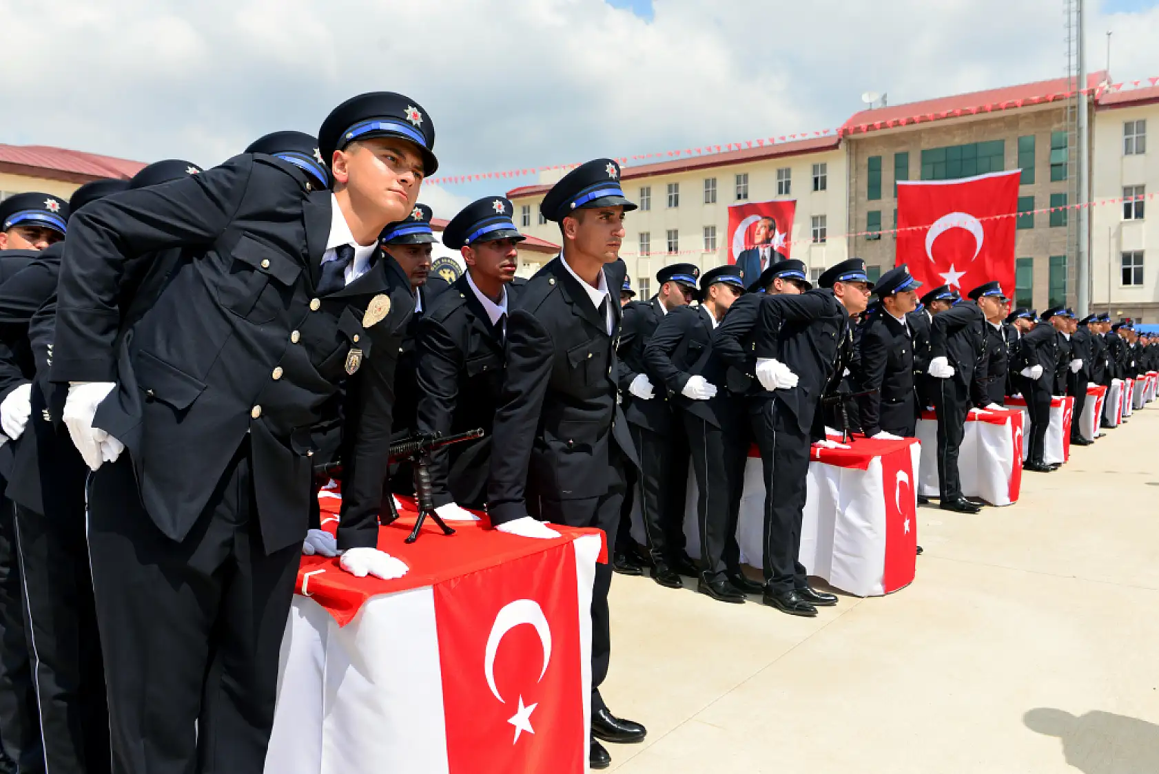 Önce meslek yeminini etti, sonra hayat yeminini aldı