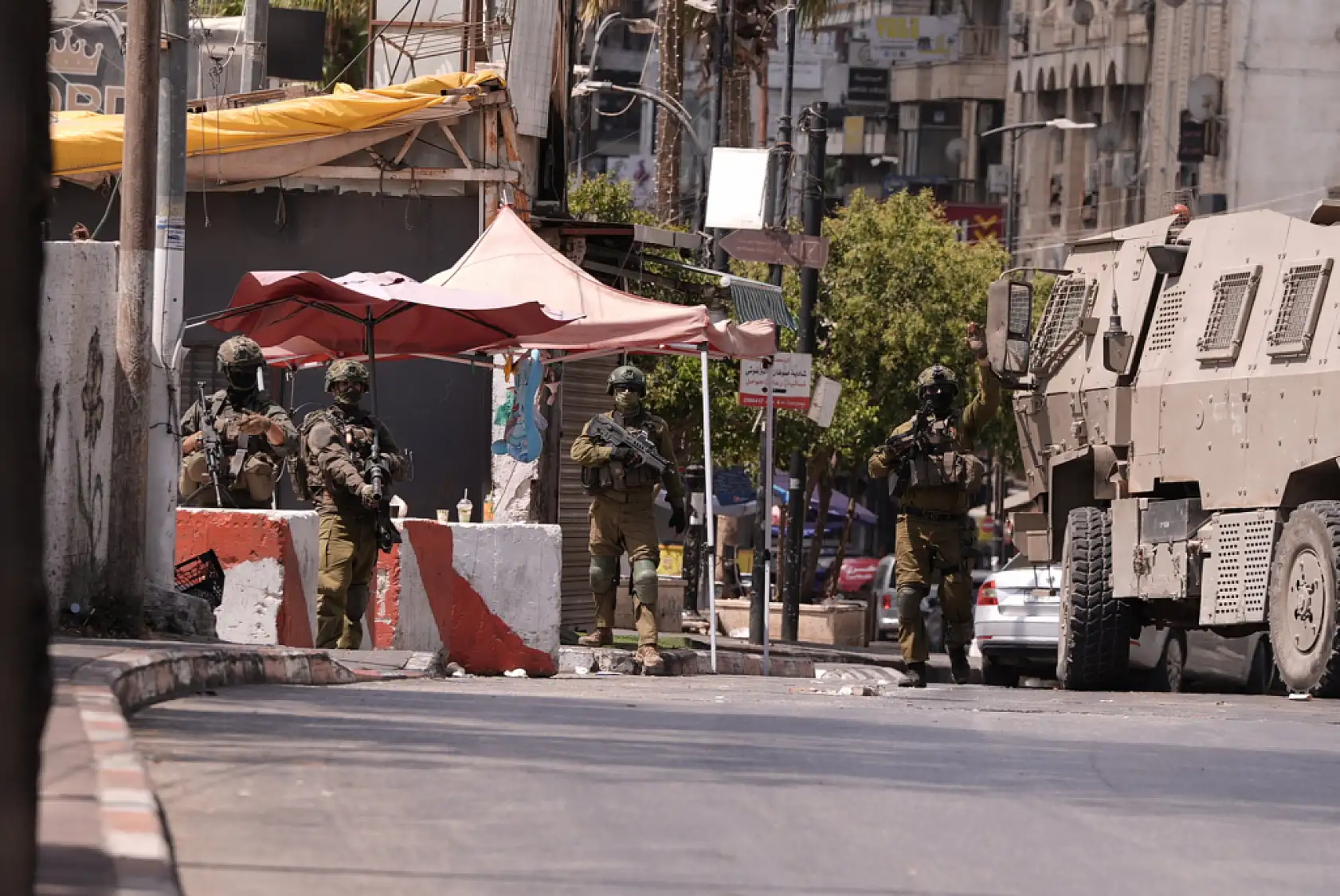 İsrail askerleri, Ramallah kentine baskın düzenledi