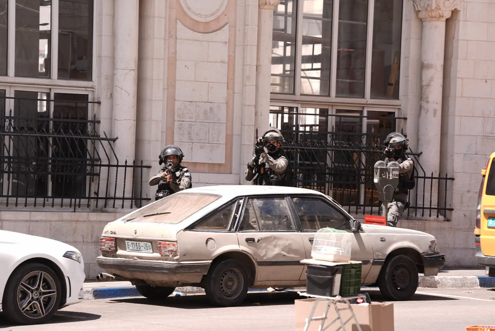 İsrail askerleri, Ramallah kentine baskın düzenledi