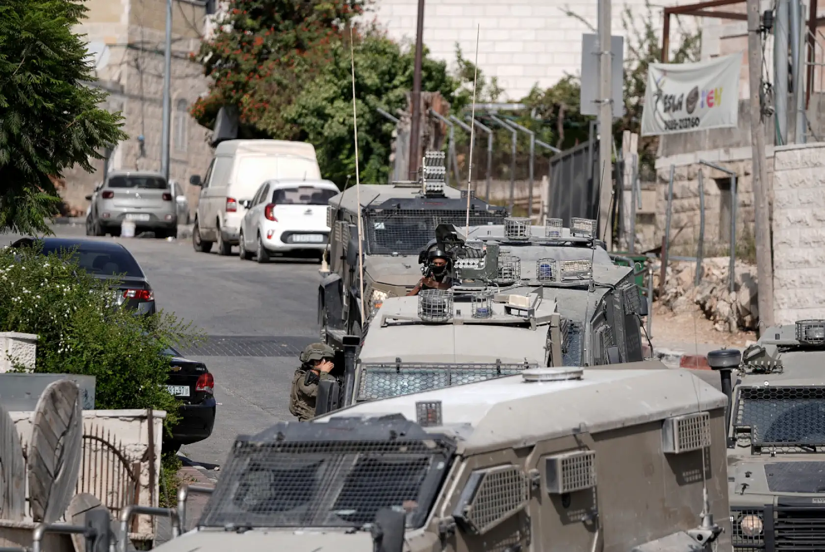 Soykırımcı İsrail ordusundan Ramallah'a baskın: Bir Filistinli gözaltına alındı