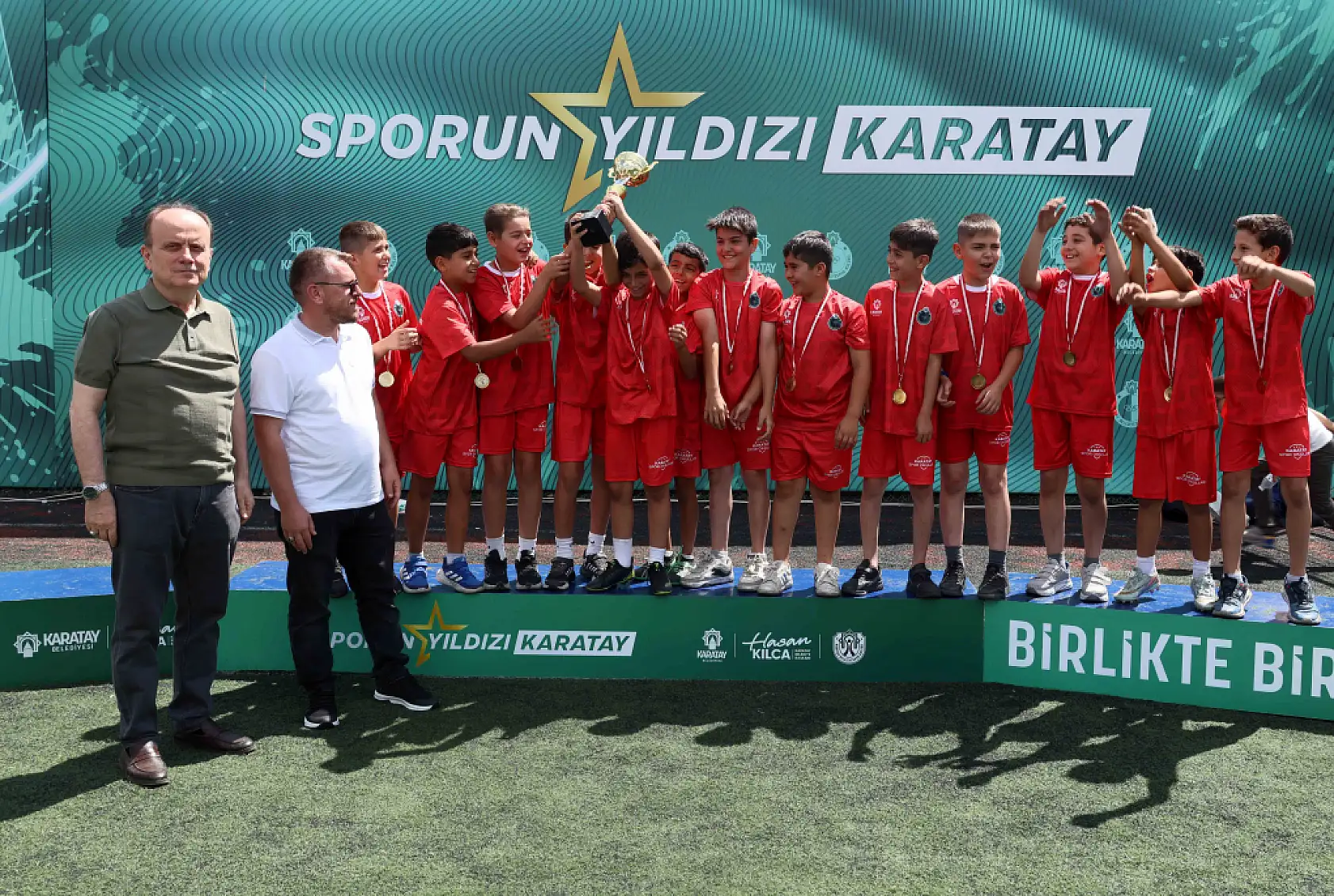 Karatay'da yaz tatili böyle geçiyor! Kur'an kursu öğrencileri kıyasıya yarıştı