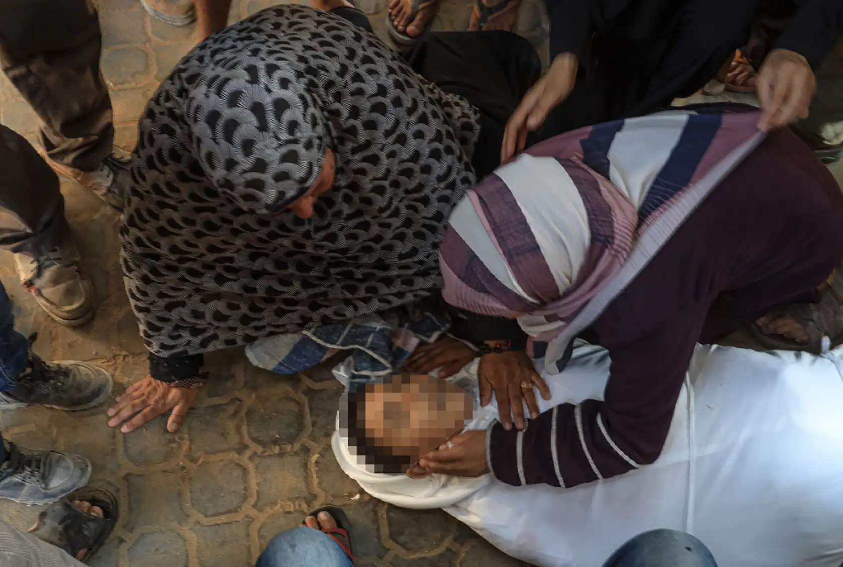 Aralarında çocukların da bulunduğu çok sayıda kişi hayatını haybetti