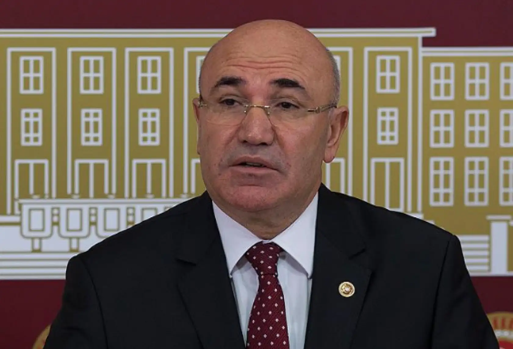 Konya'daki üniversitenin QR kod uygulaması ülke gündeminde: Vekilden eleştiri!