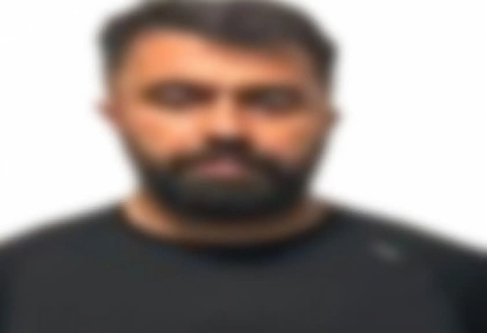 Polisten kaçan firarileri fısıltıları ele verdi