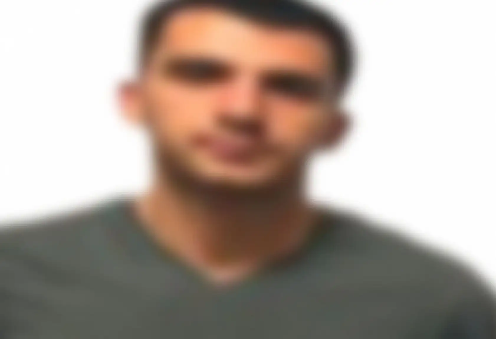 Polisten kaçan firarileri fısıltıları ele verdi