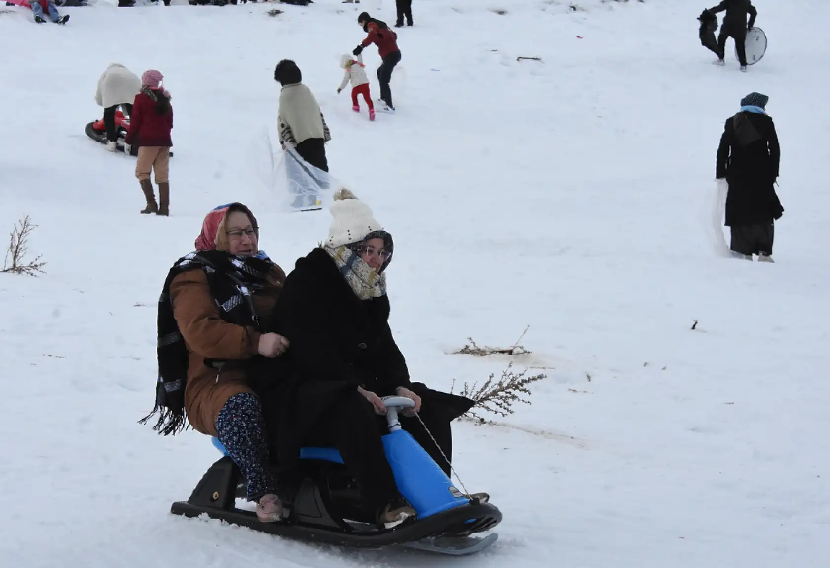 Konyalılar buraya akın ediyor! Adeta dolup taştı... Araba koyacak yer bulmakta zorlandılar