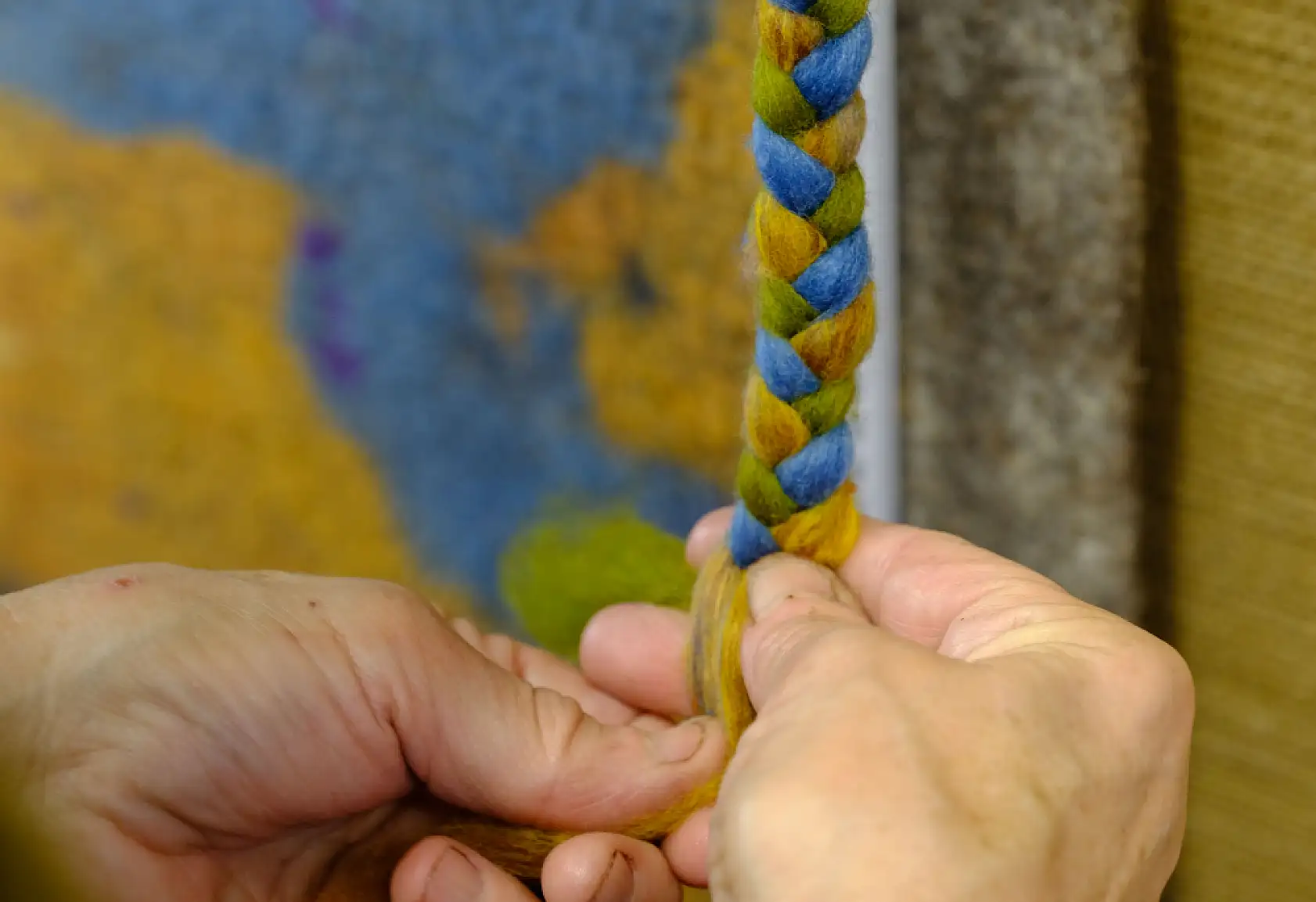 Mevlana Haftası'nda Konya'da keçe mesaisi: Eskiden zanaattı, şimdi sanat