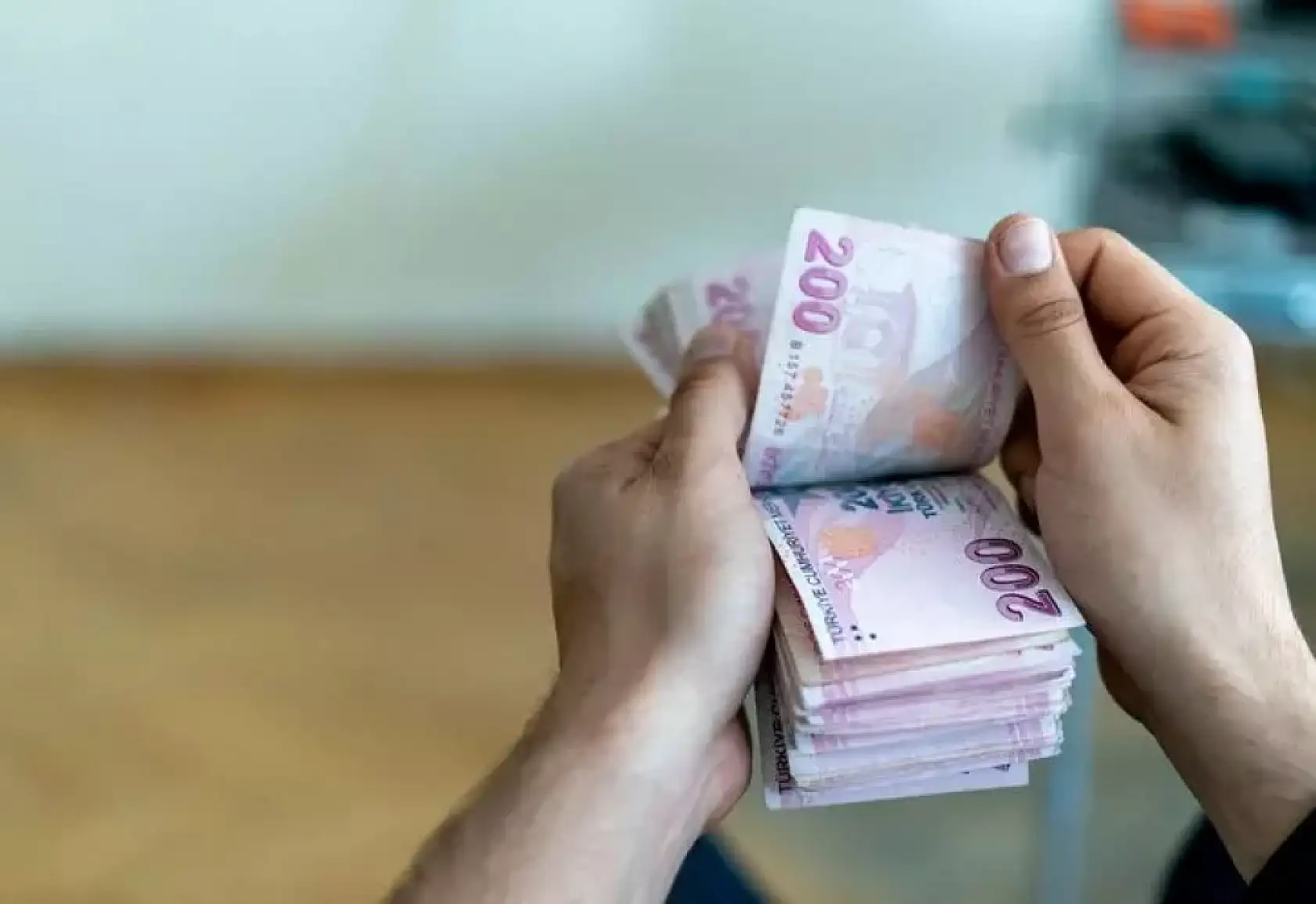 Milyonlarca çalışanı ilgilendiriyor! Asgari ücret için yeni senaryolar neler?