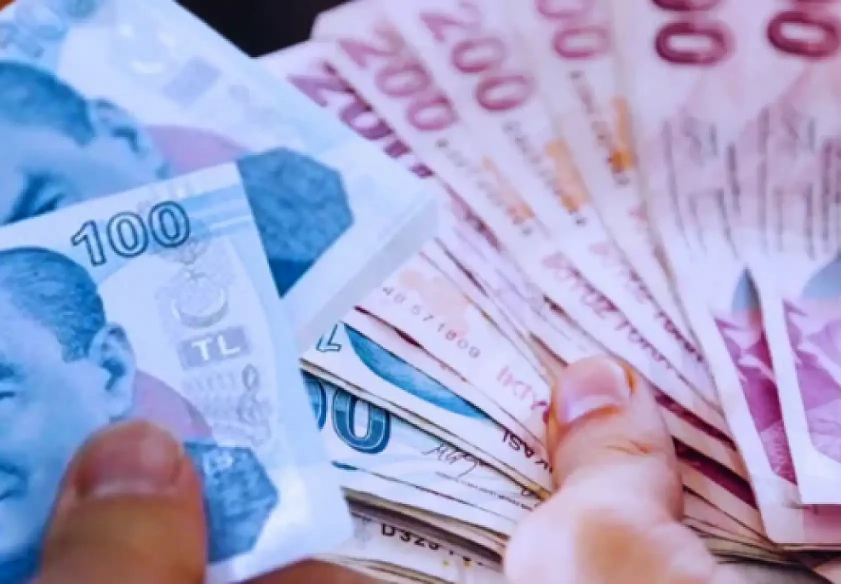 Milyonlarca çalışanı ilgilendiren asgari ücret zammı için heyecanlandıran açıklama: Uzman isim rakam verdi!