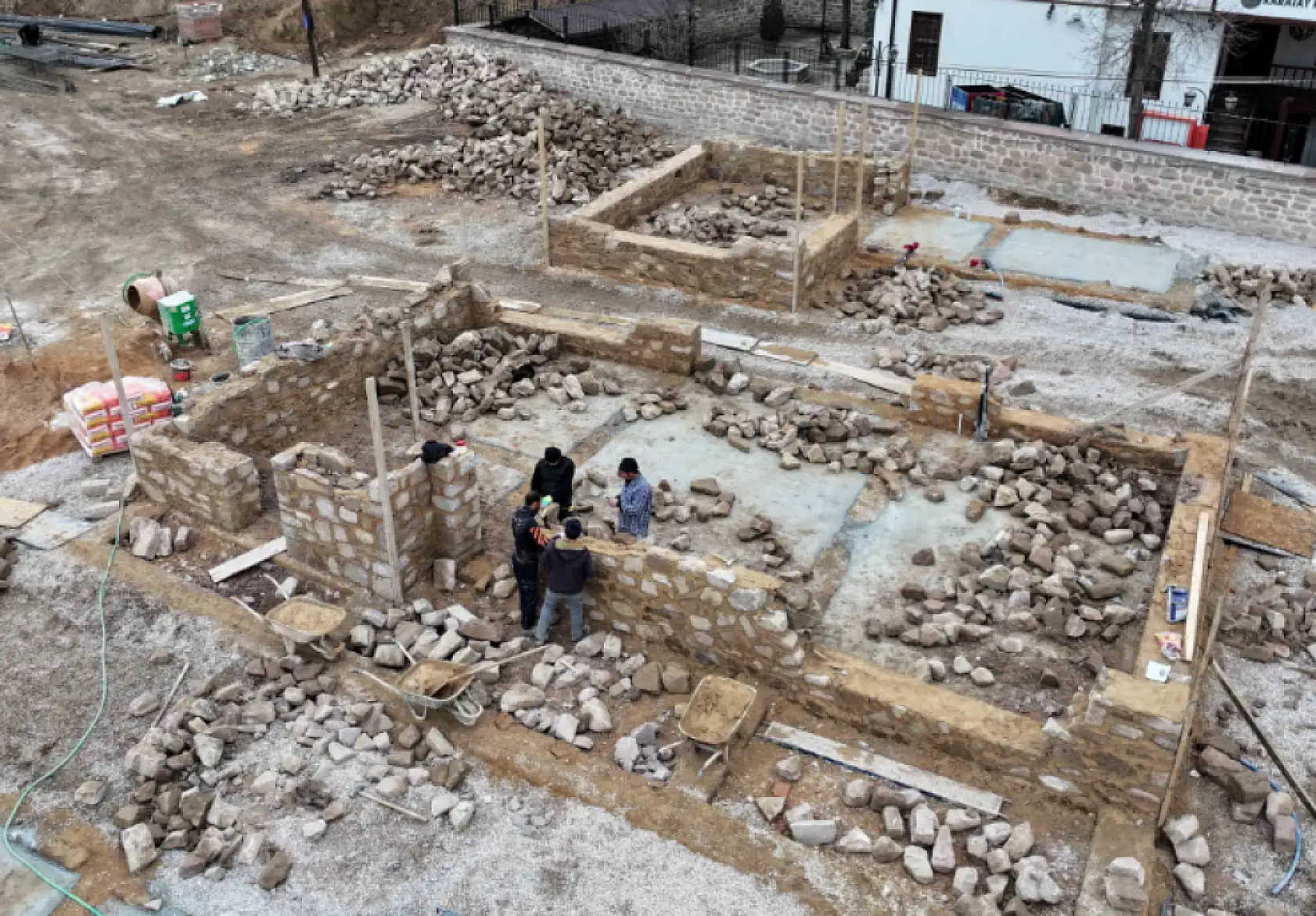 Karatay'da 6 tescilli yapı aslına uygun şekilde yeniden inşa ediliyor