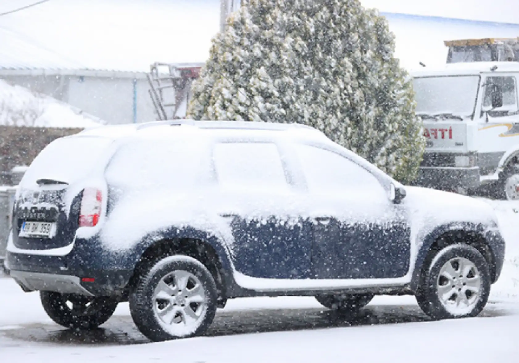 Balkan soğukları kar yağışına döndü!