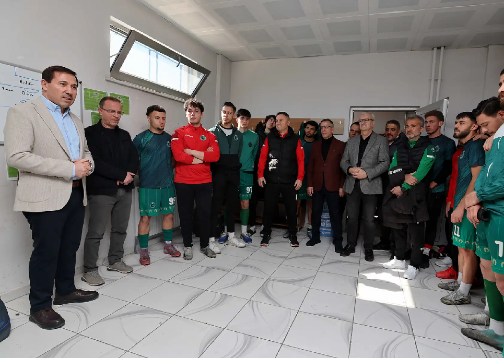 Konya'dan Türkiye sahasına: Karataylı U16 futbolcular şampiyonluk sevincini yaşadı