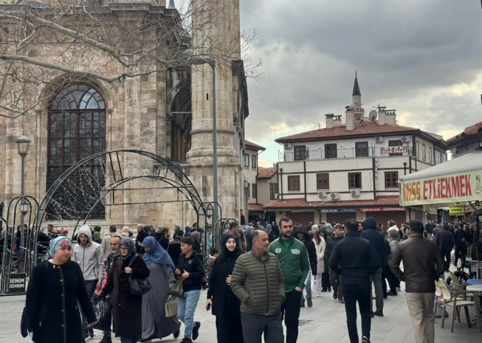 Konya'da çıkan yangın tarihi bir caminin doğuşuna vesile oldu!