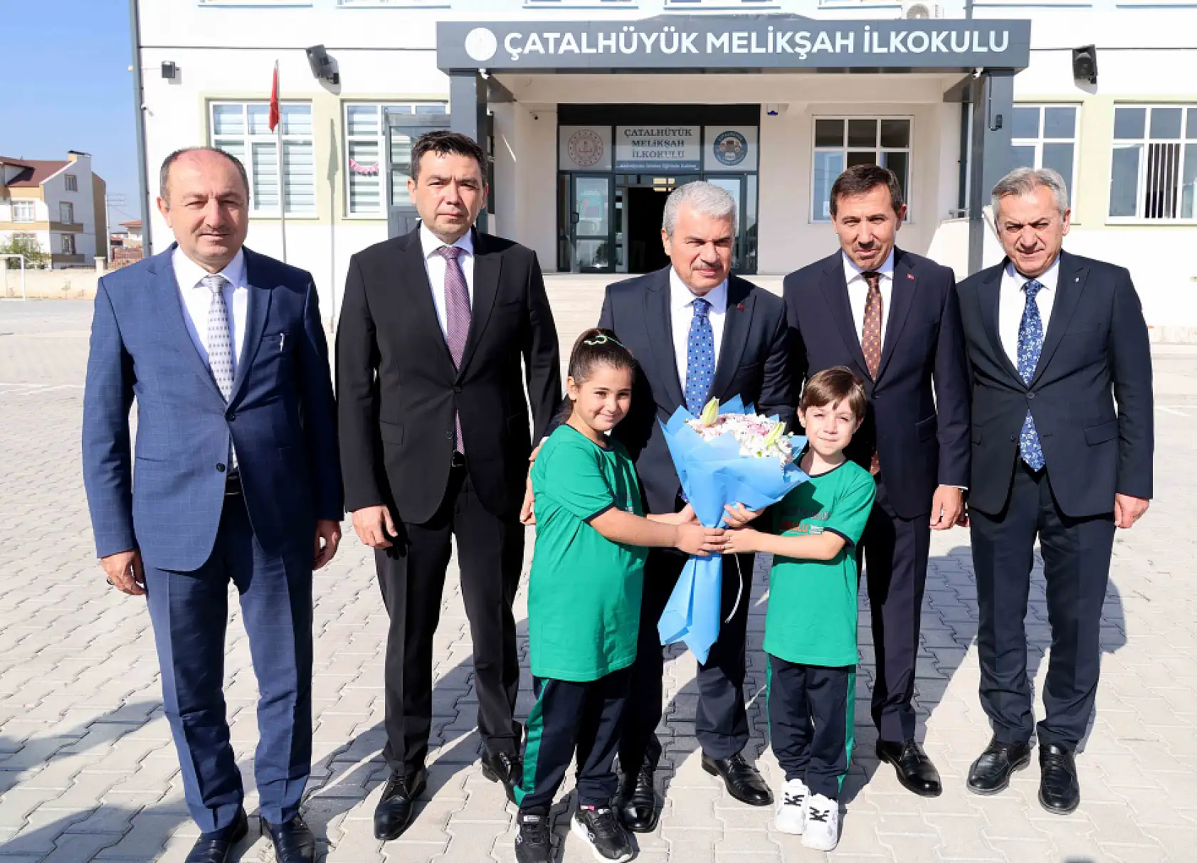  Konya protokolü sınıflara girdi: Vali Akın'dan öğrencilere ilk gün tavsiyesi