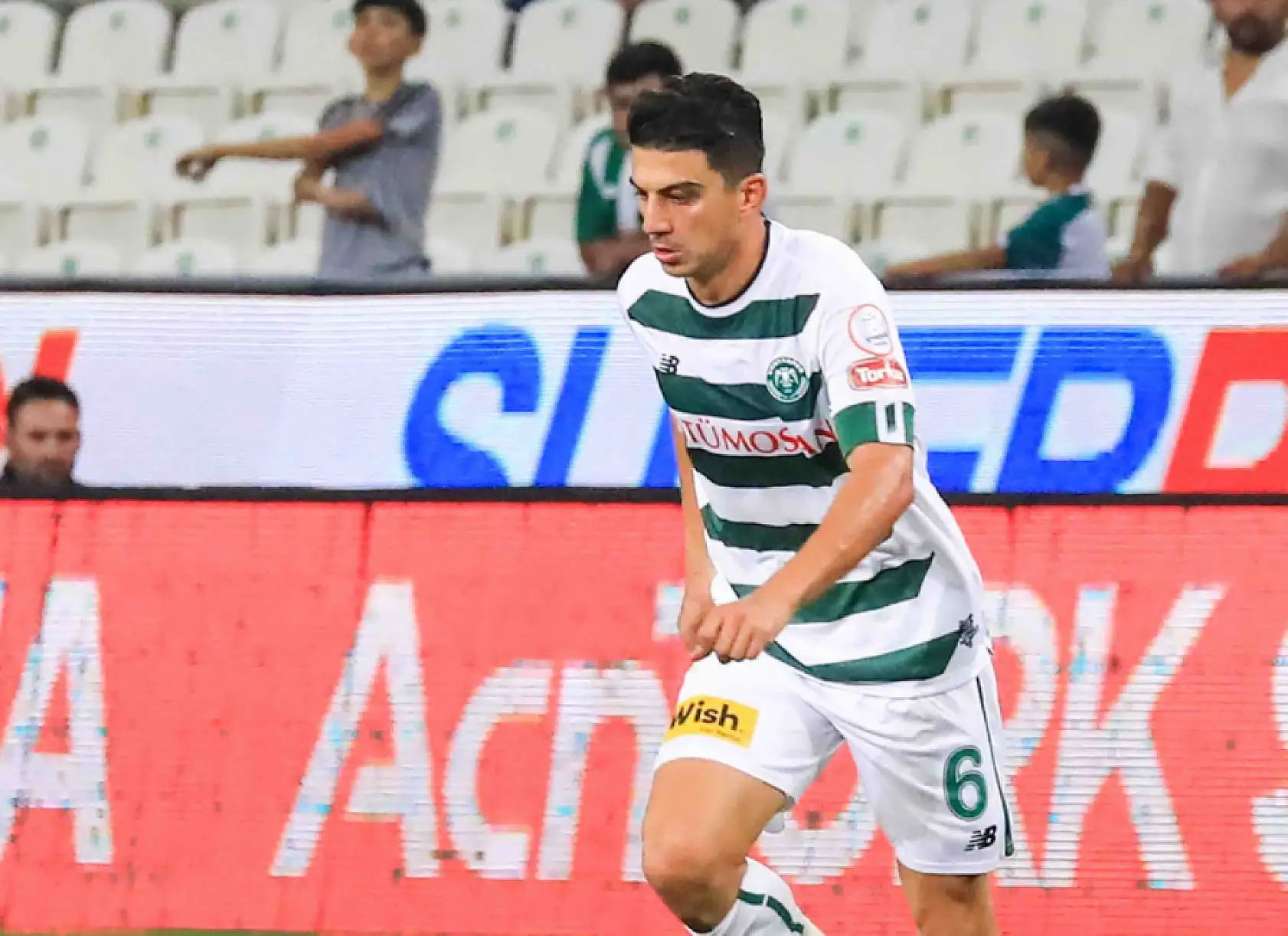 'Futbol kariyerim boyunca 6 numaralı formayı giymek istiyorum'