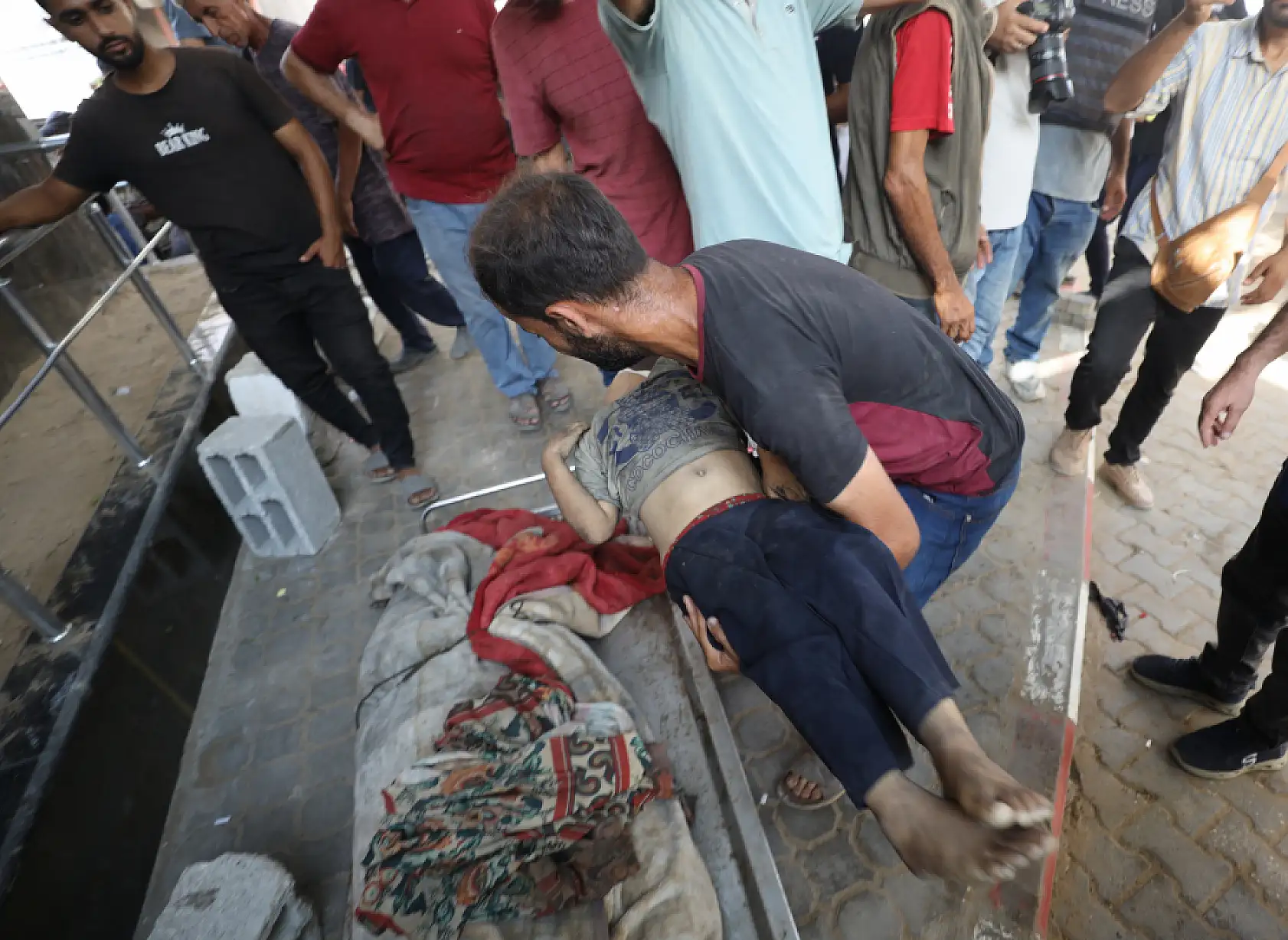 Soykırımcı İsrail ordusunun saldırıları sürüyor