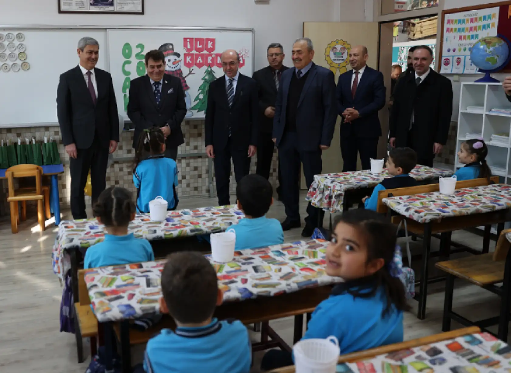 Konya'da öğrenciler karne sevinci yaşadı