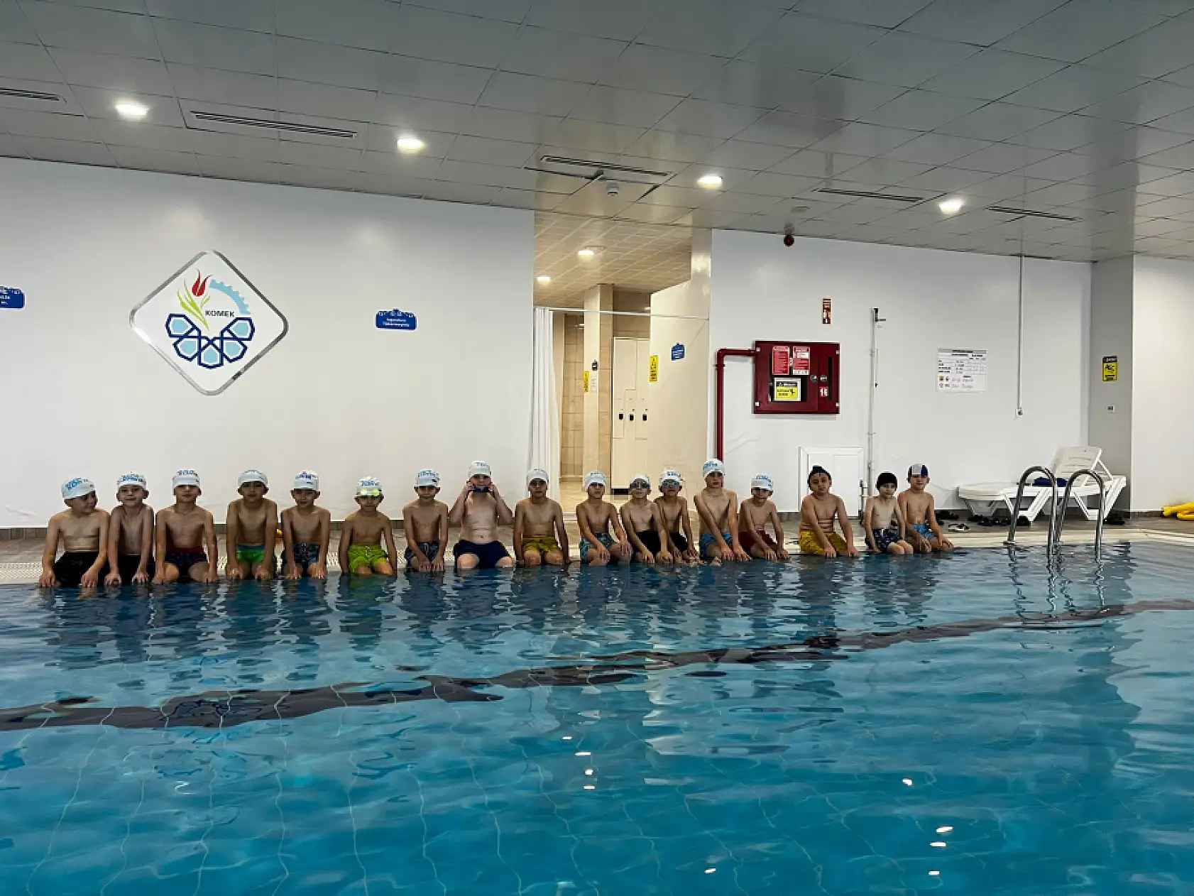 Konya'da hayat kurtaran eğitim: On binlerce çocuk yüzme öğreniyor