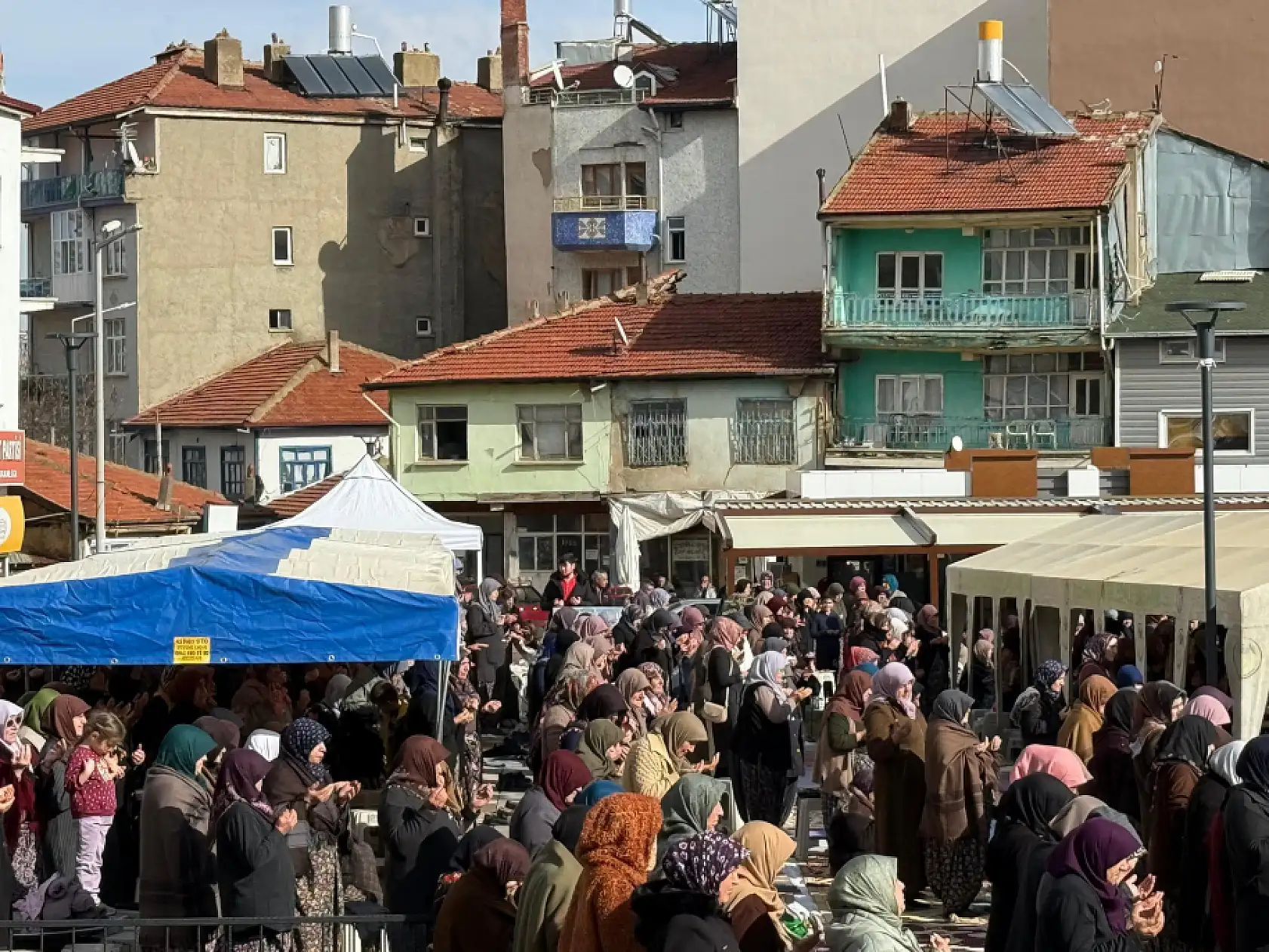 Konya'nın kurak topraklarına umut olmak için eller semaya uzandı