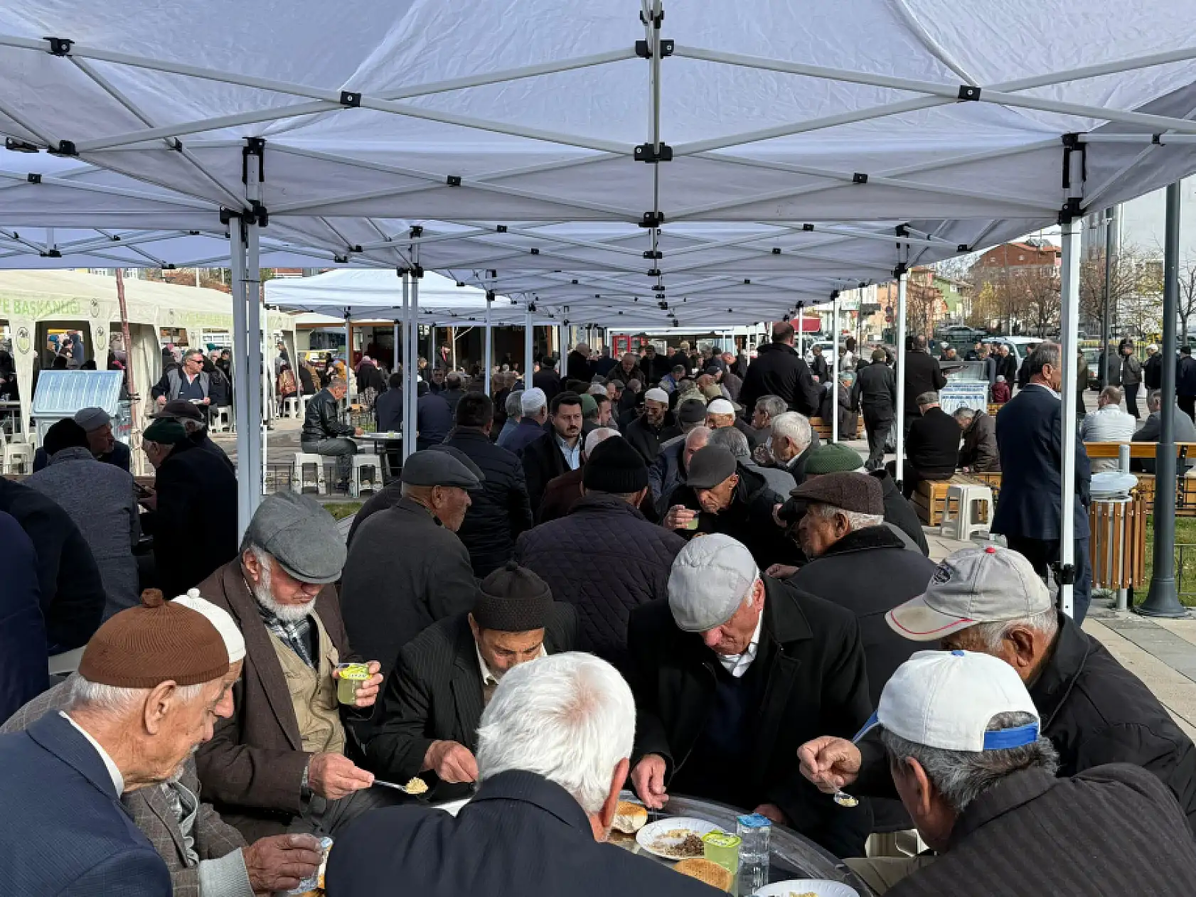 Konya'nın kurak topraklarına umut olmak için eller semaya uzandı