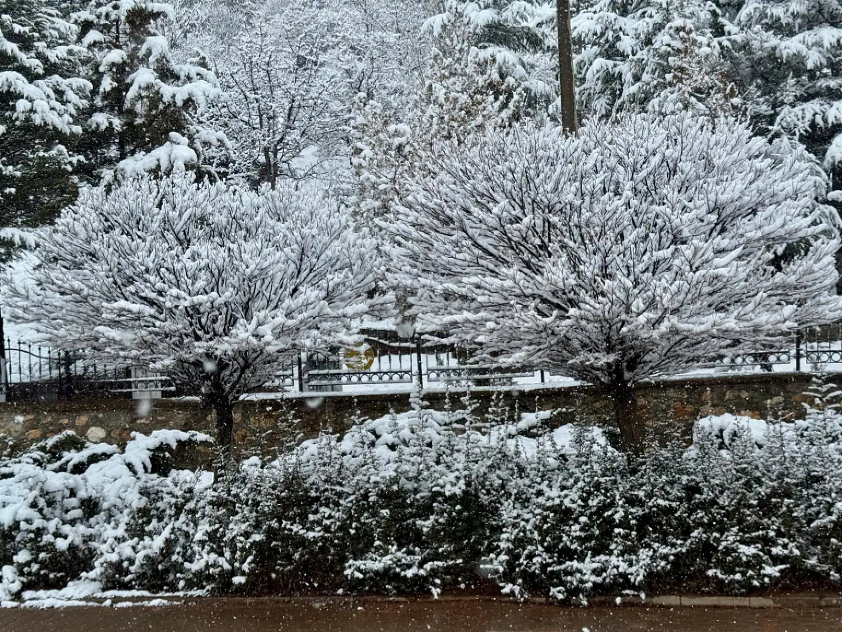 Konya'da beyaz gelinliğini giyen ilçe büyüledi