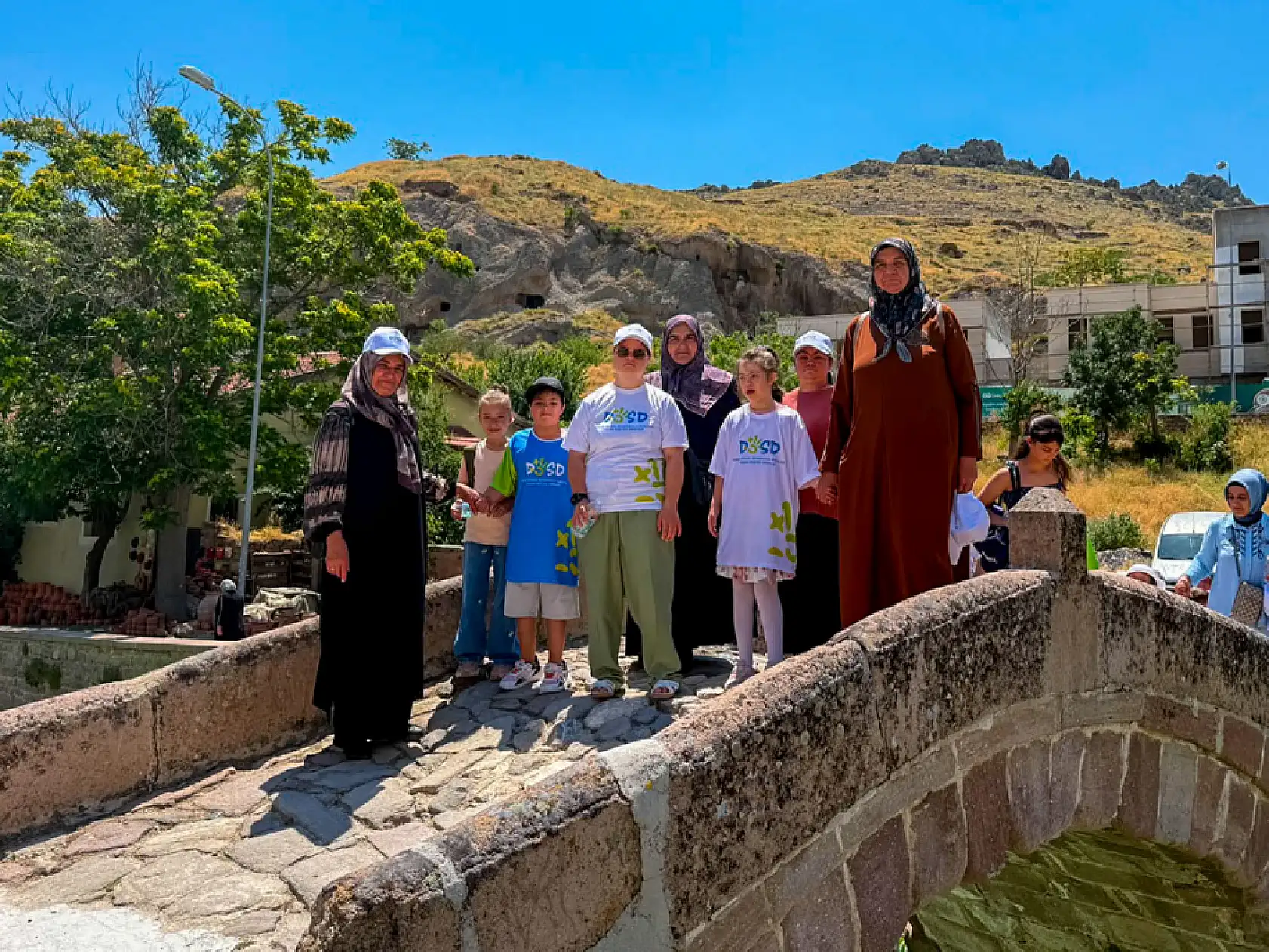 Konya'da renkli buluşma: Kelebekler uçtu, çocukların yüzü güldü