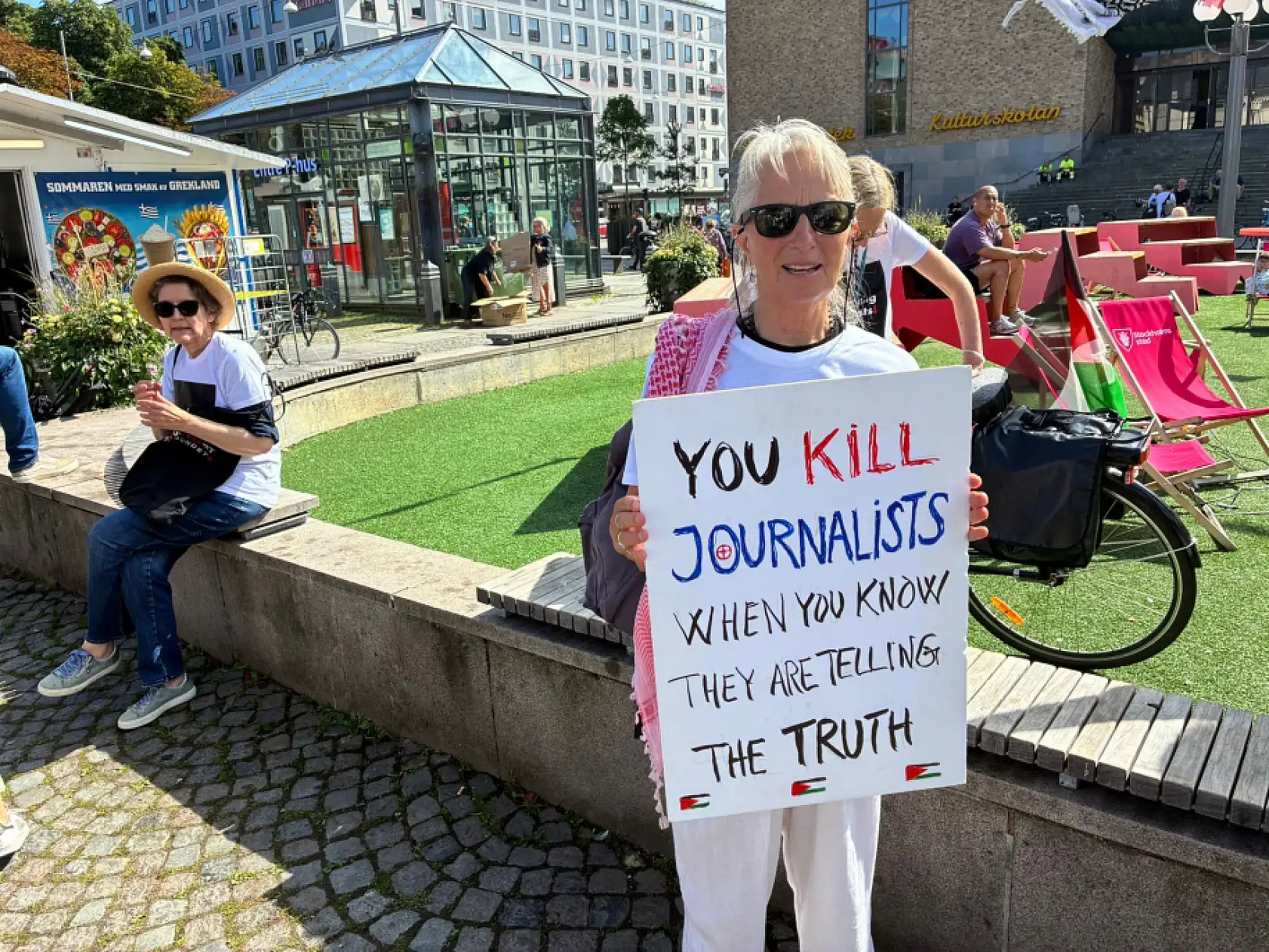 Gazeteciler, Gazze'de meslektaşlarını öldüren İsrail'i protesto etti