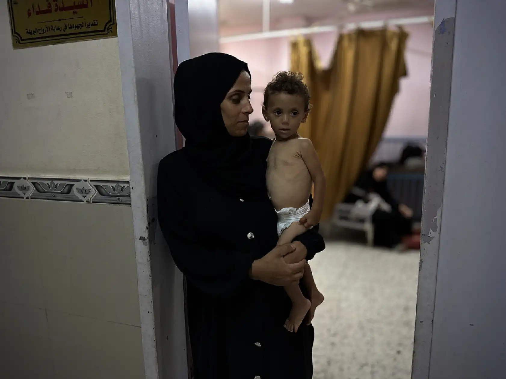 Gazze'de bebekler açlıkla mücade ediyor