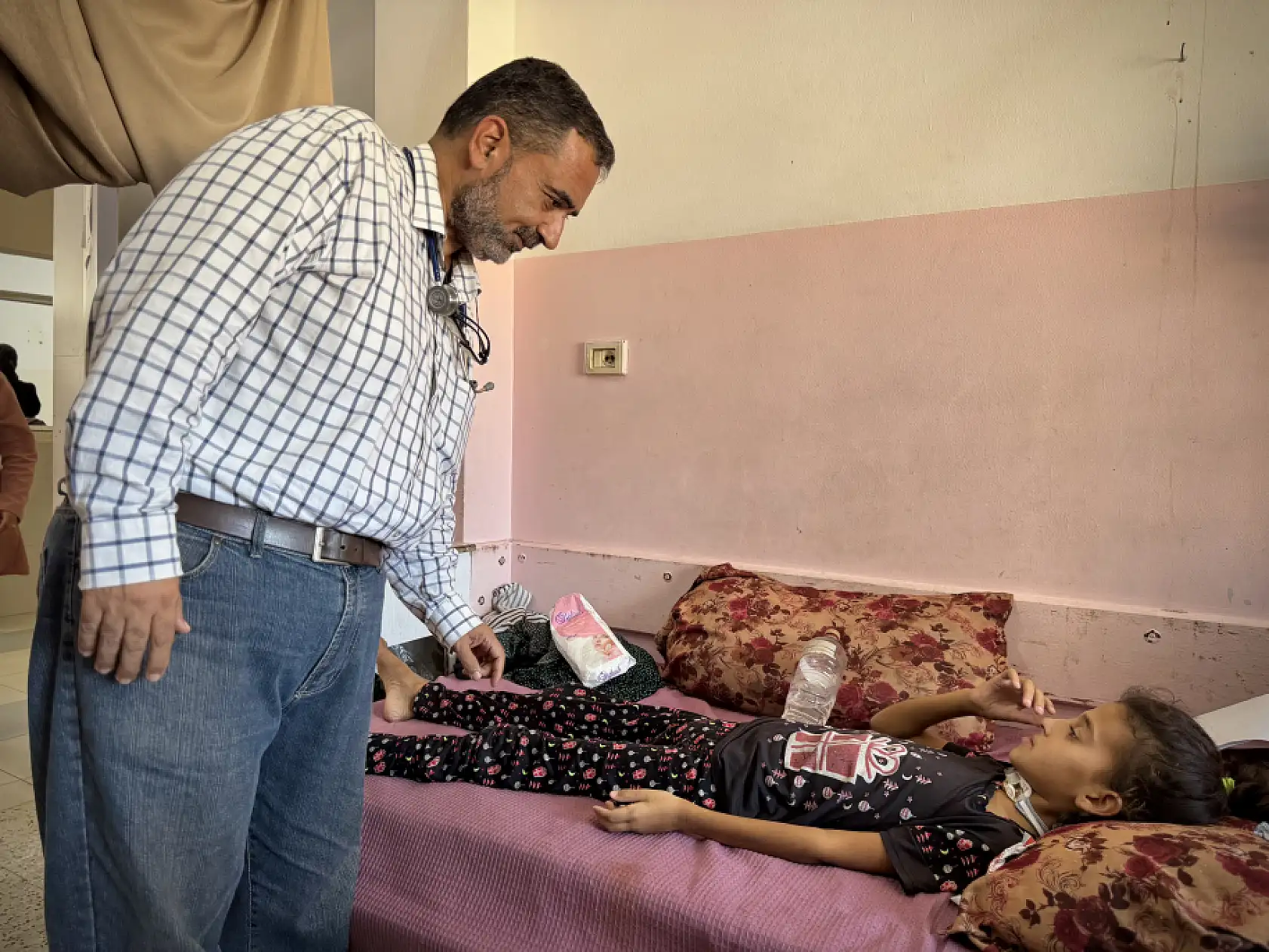 Gazze'de çocuklar açıkla mücadele ediyor!