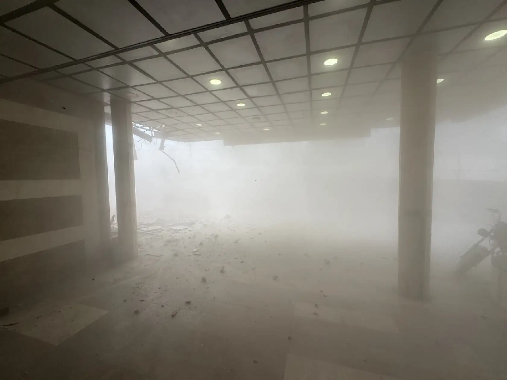 Soykırımcı İsrail hastaneye saldırdı: Çok sayıda yaralı ve hayatını kaybeden var